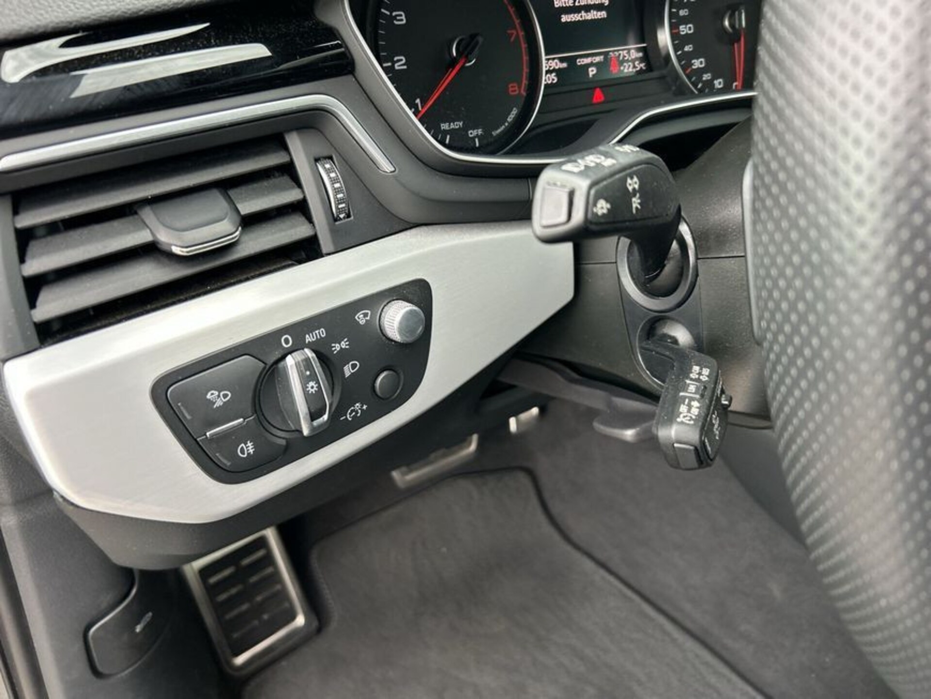 Audi A4 Avant S line