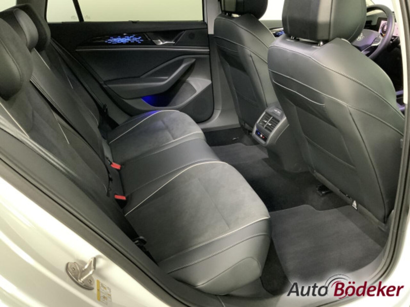 Volkswagen Passat – Bild 10