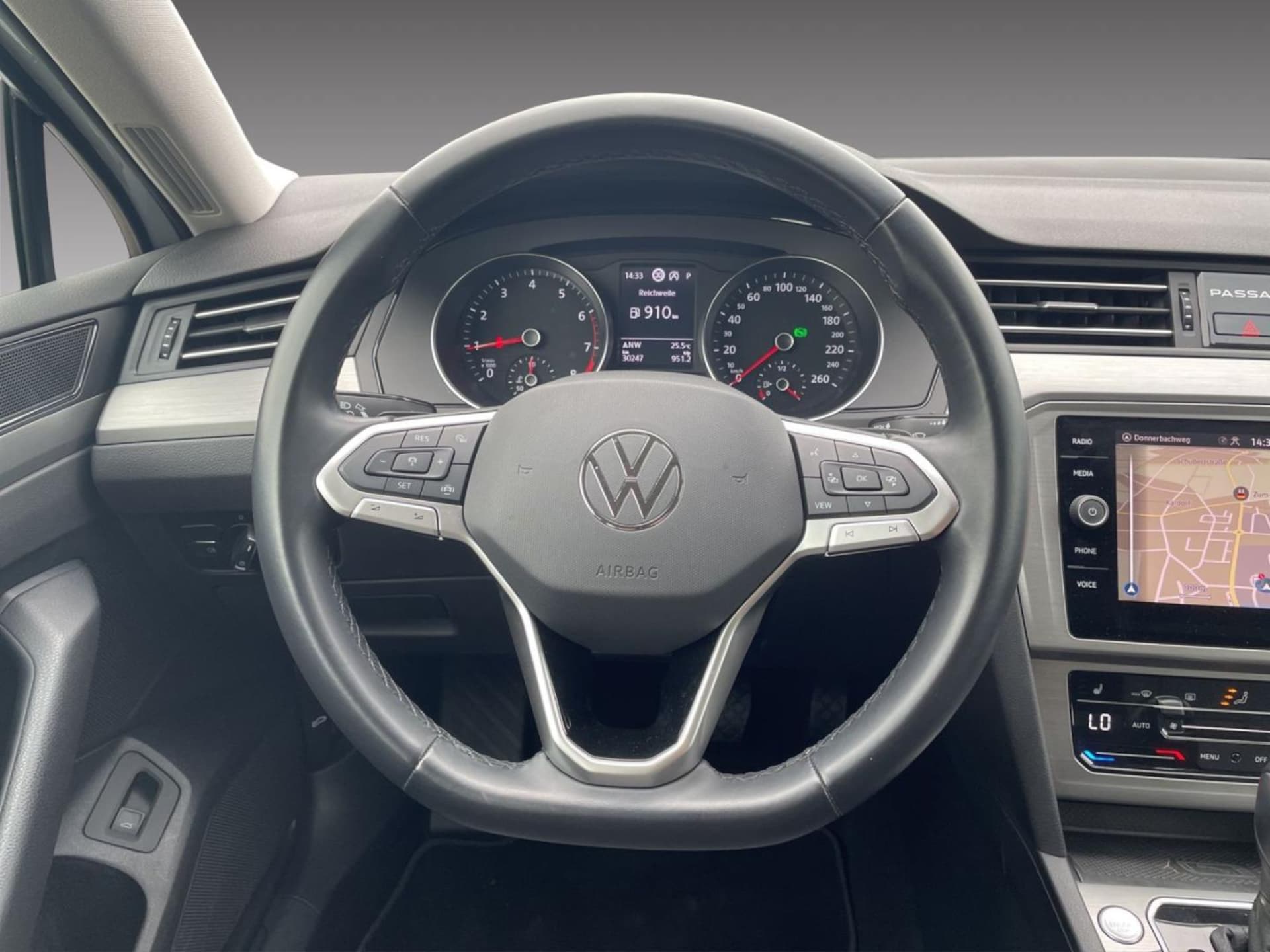 Volkswagen Passat Variant Basis-Modell