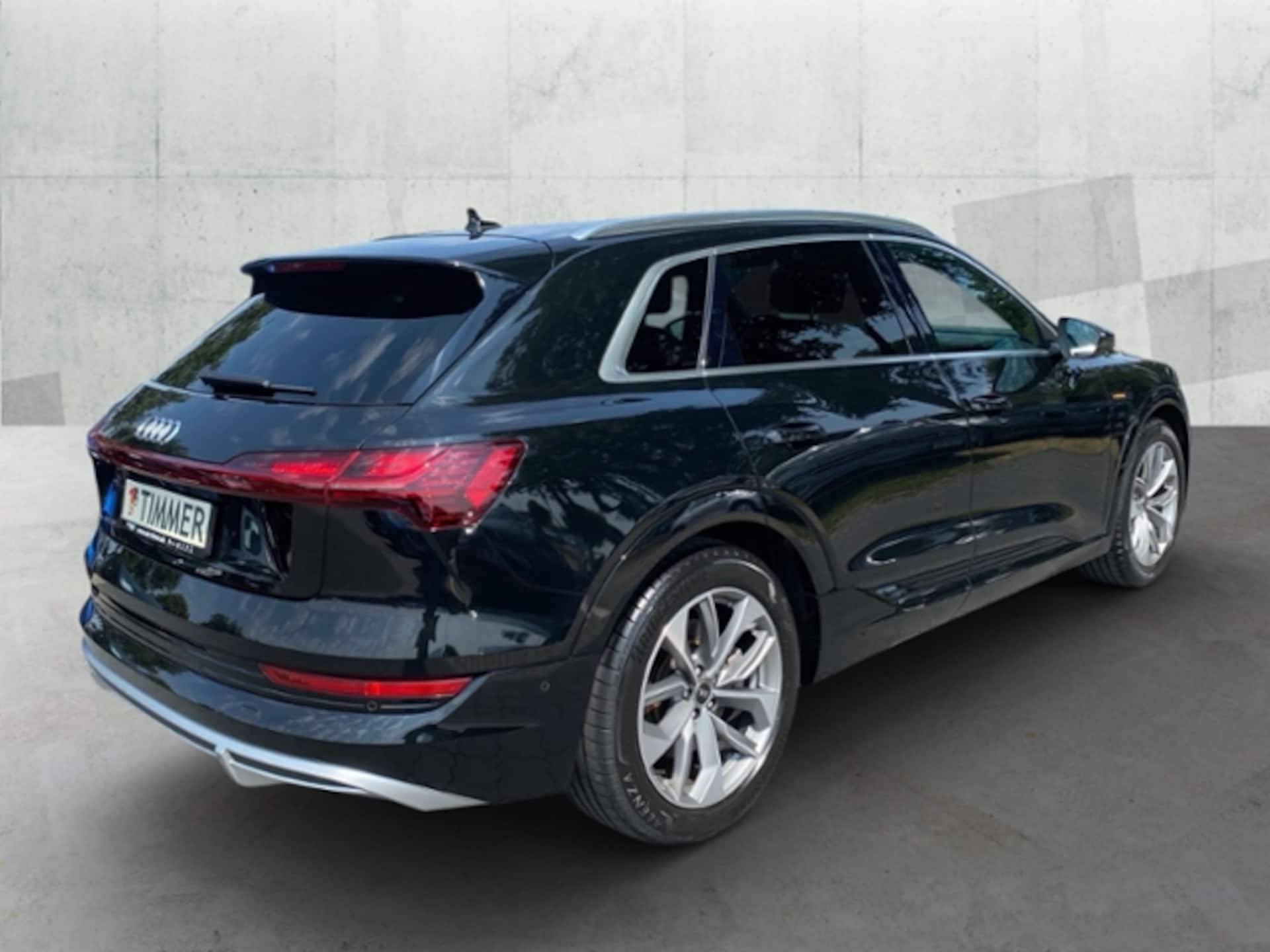 Audi e-tron S line