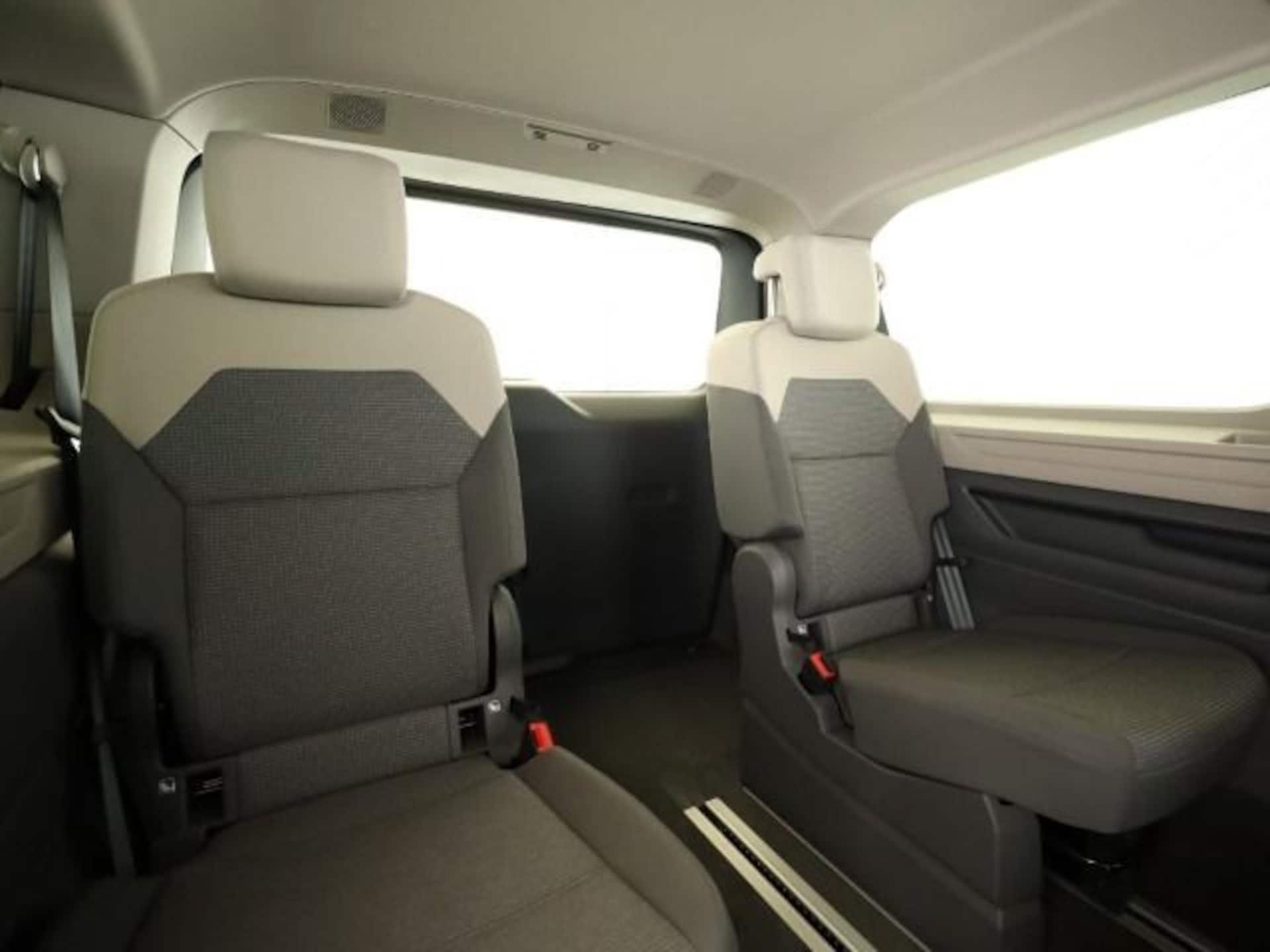 Volkswagen Multivan Langversion Basis-Modell