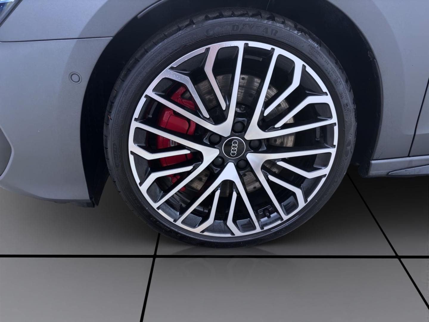 Bild über Audi S3 Sportback TFSI quattro S tronic - für weitere Informationen kontaktieren Sie den Audi Partner