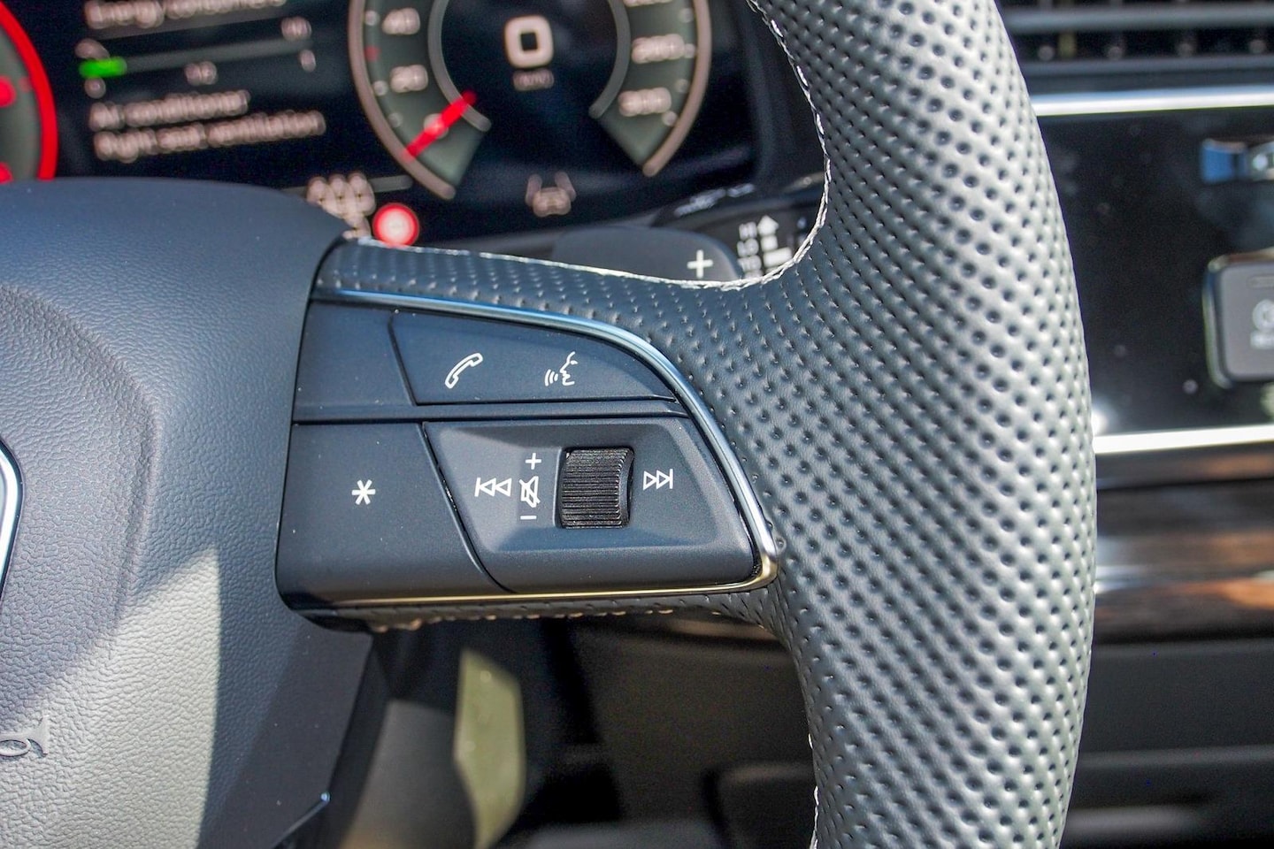 Image about Audi Q7 SUV Q7 S line TDI quattro tiptronic