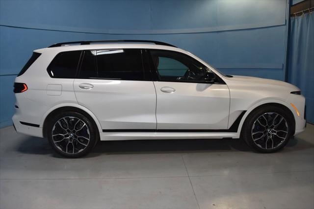 2025 BMW X7 M60i - Photo 24