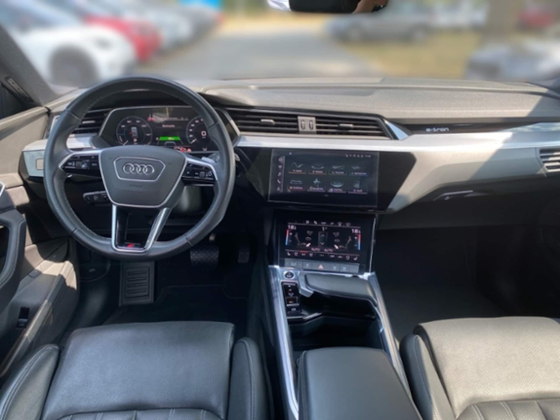 Audi e-tron S line