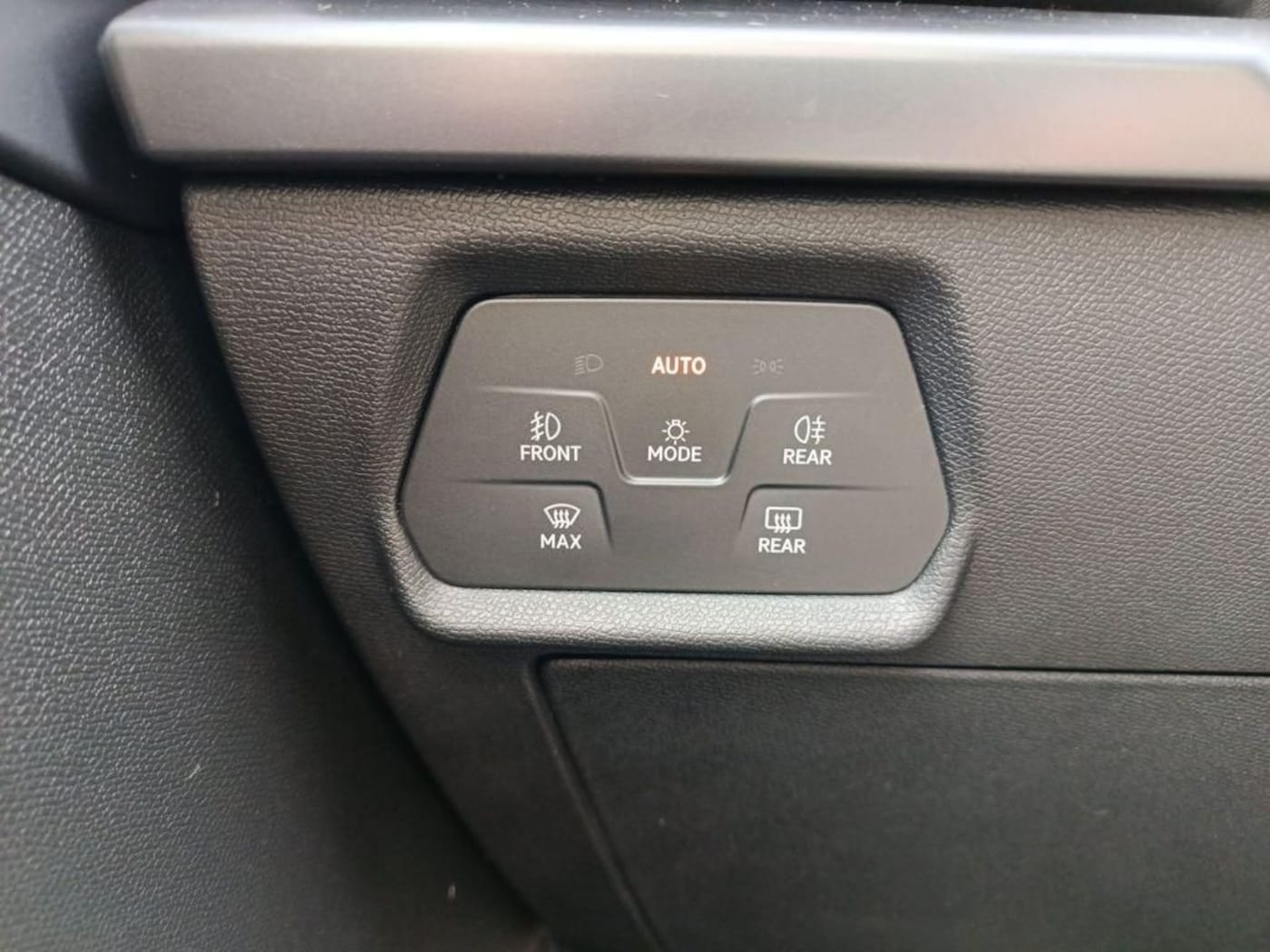 CUPRA Leon León 1.5 TSI e-Hybrid DSG 150 kW (204 CV) — photo 13