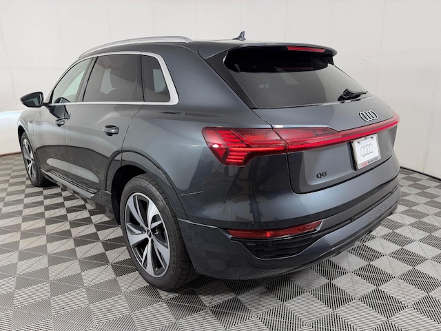 2024 Audi Q8 e-tron