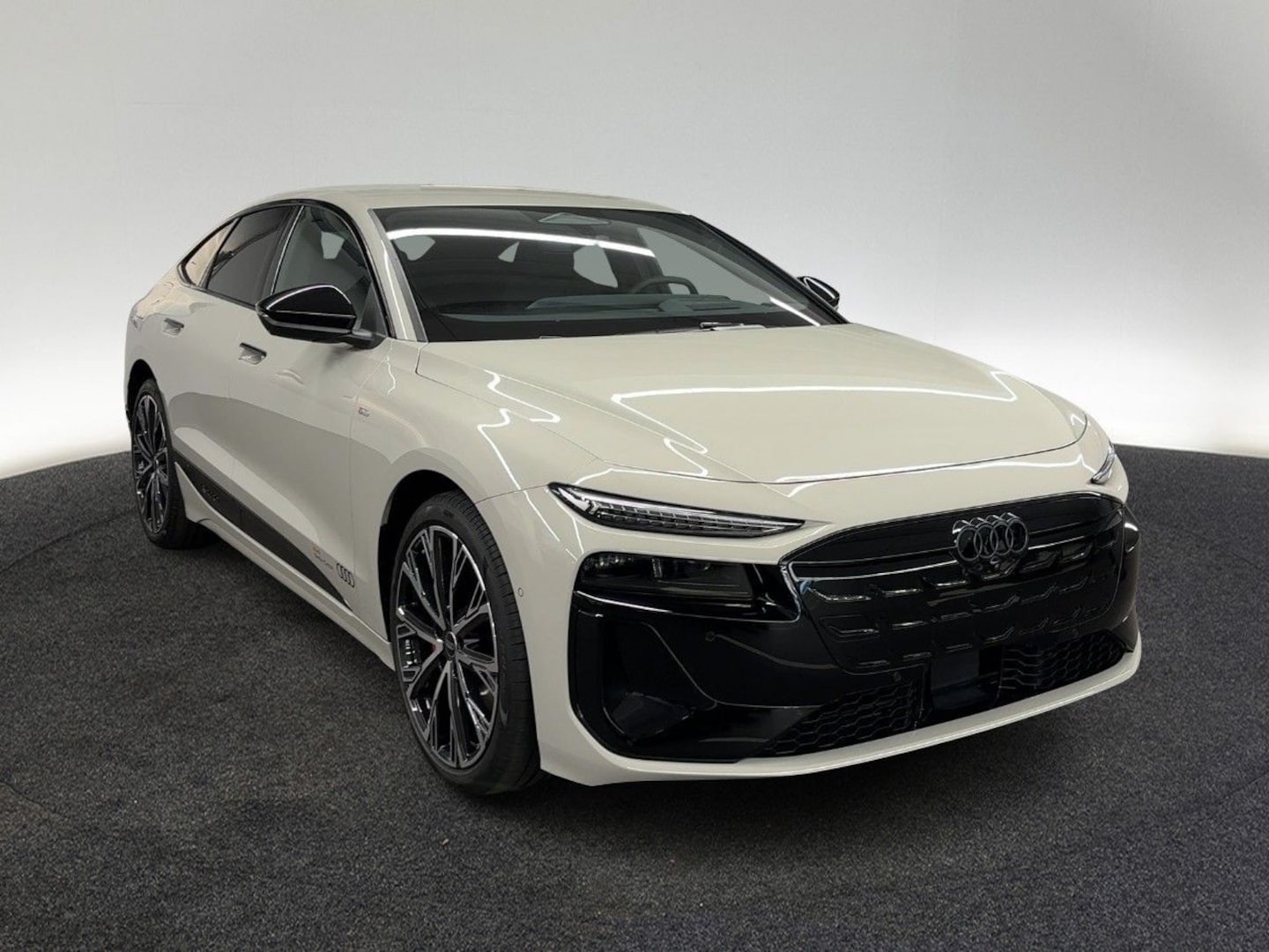 Bild über Audi A6 Sportback e-tron S line business e-tron quattro 315 kW - für weitere Informationen kontaktieren Sie den Audi Partner