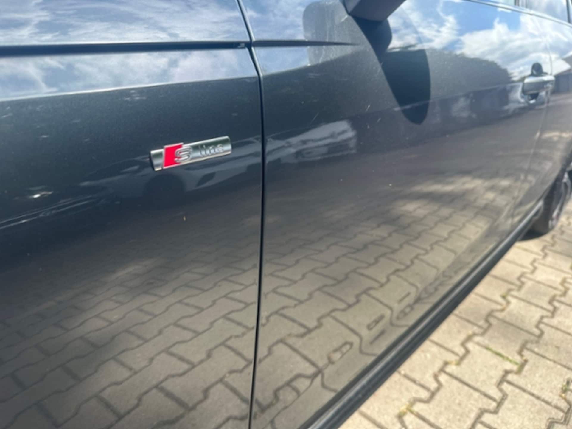 Audi A4 Limousine S line