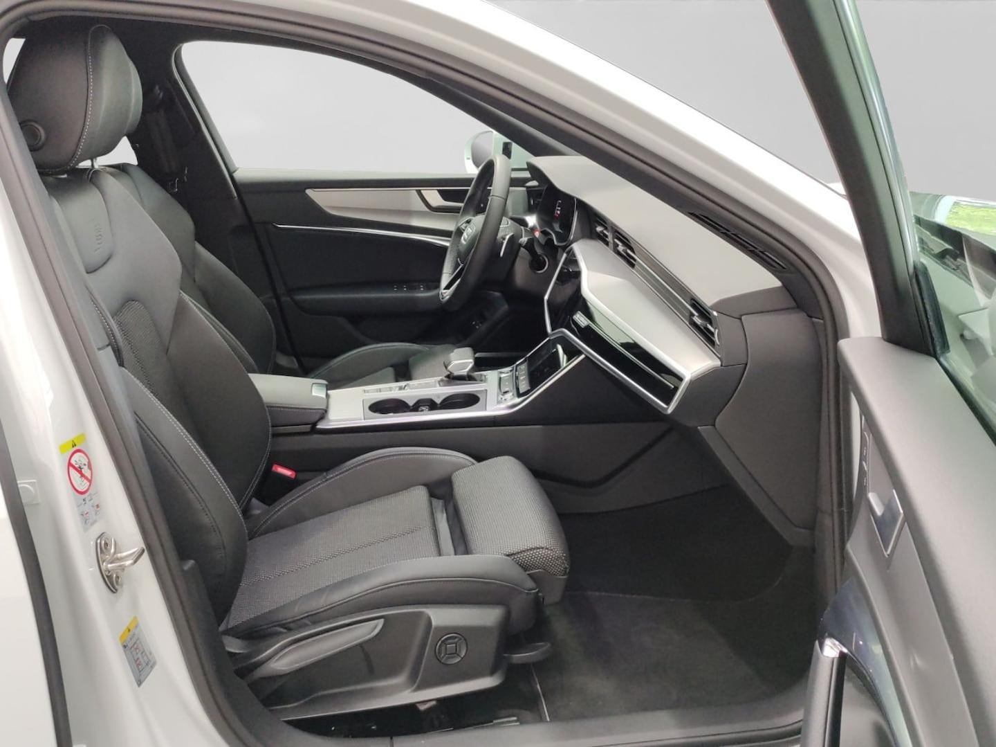 Bild über Audi A6 Avant TFSI e advanced 50 TFSI e quattro S tronic - für weitere Informationen kontaktieren Sie den Audi Partner