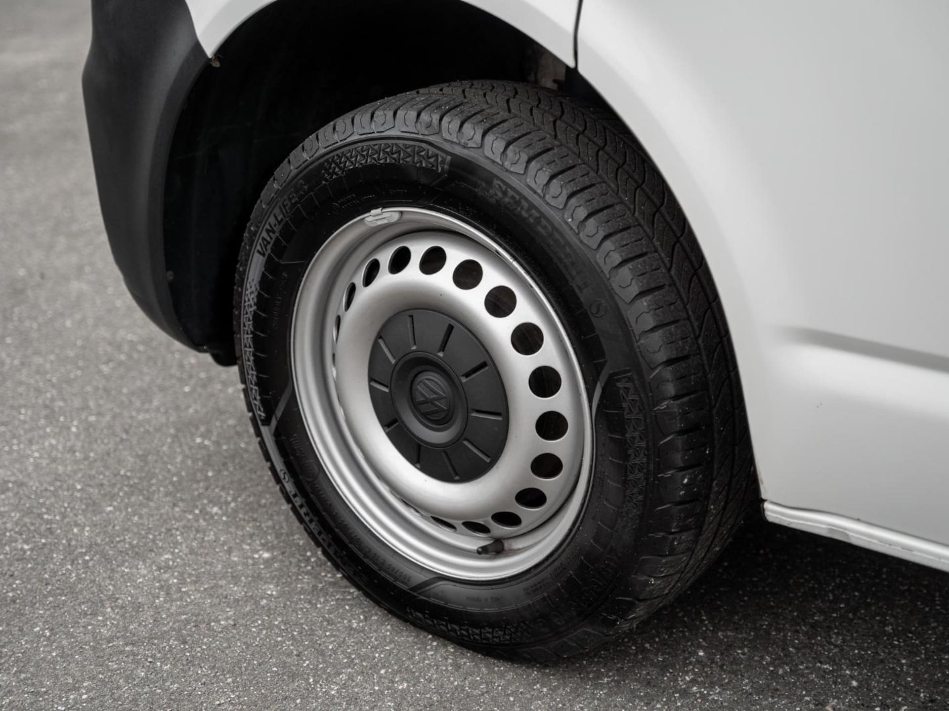 Volkswagen T6.1 Transporter Kasten langer Radstand