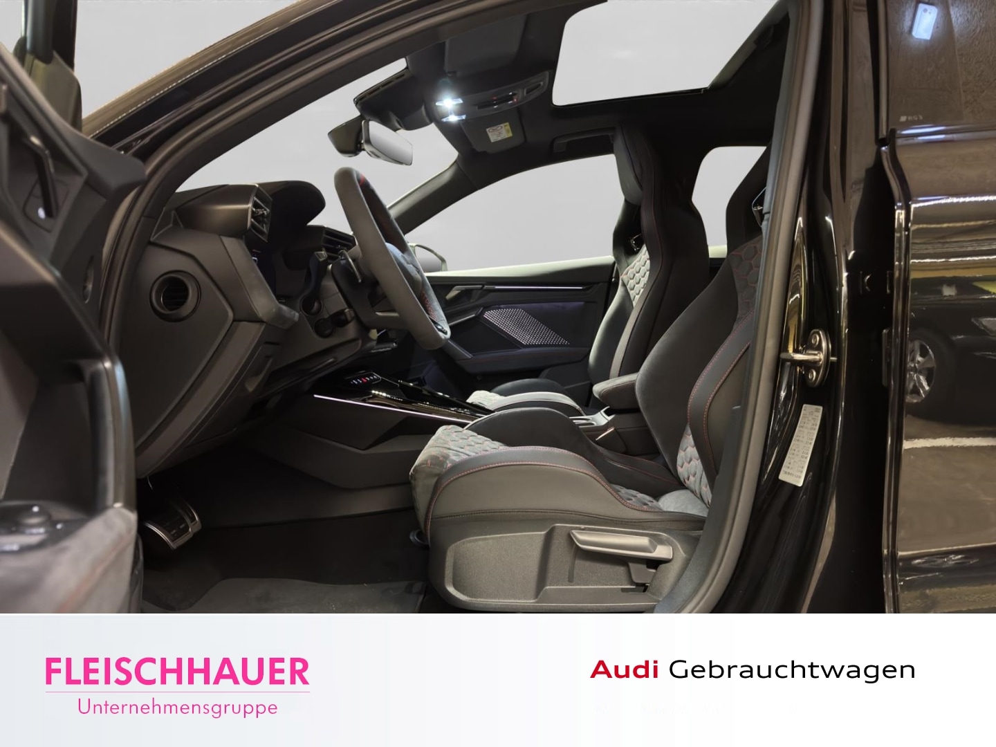 Bild über Audi RS 3 Limousine TFSI quattro 294 kW S tronic - für weitere Informationen kontaktieren Sie den Audi Partner