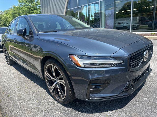 2024 Volvo S60 B5 Plus Dark Theme AWD's photo