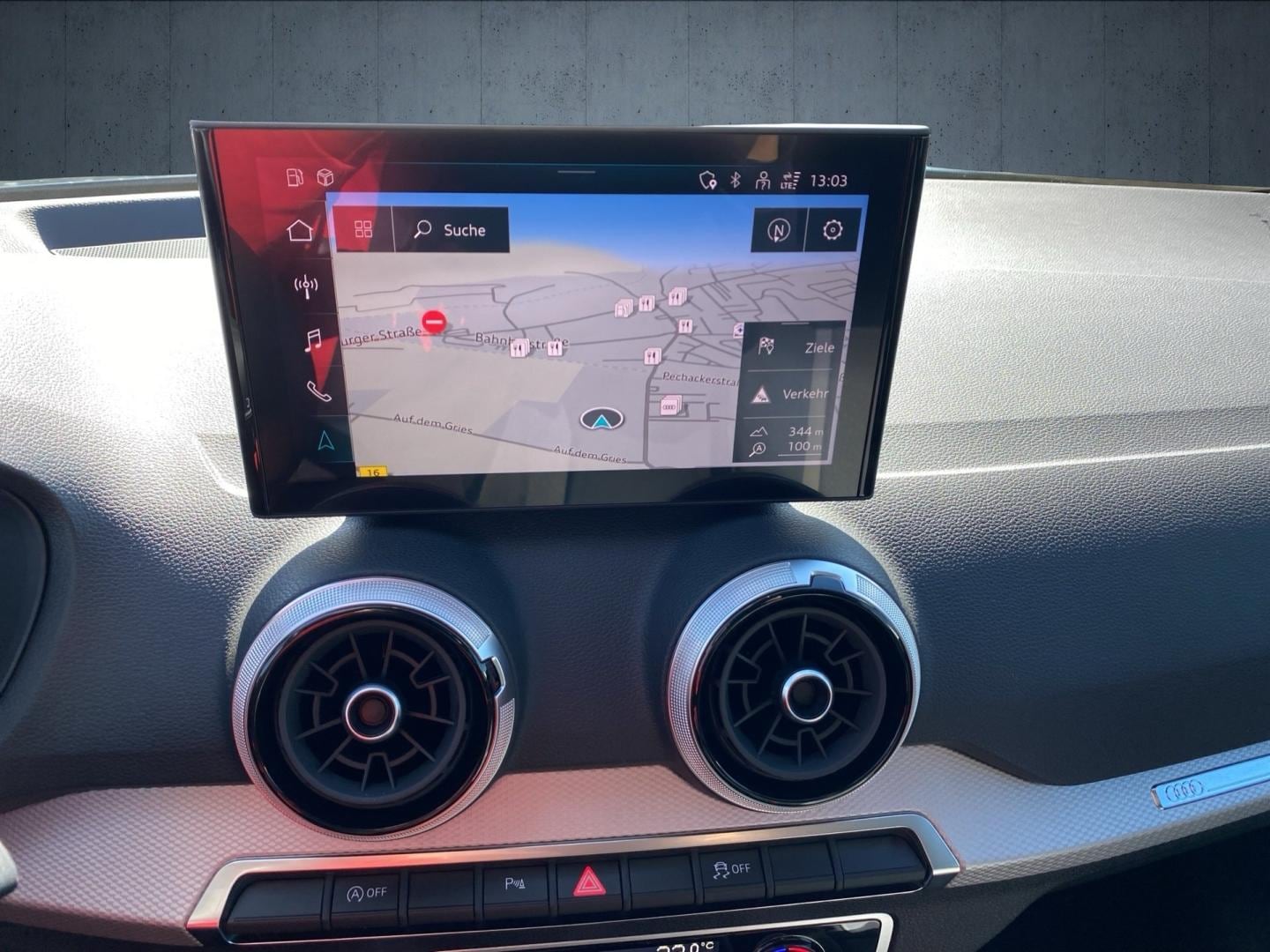 Bild über Audi Q2 advanced 30 TDI Schaltgetriebe - für weitere Informationen kontaktieren Sie den Audi Partner