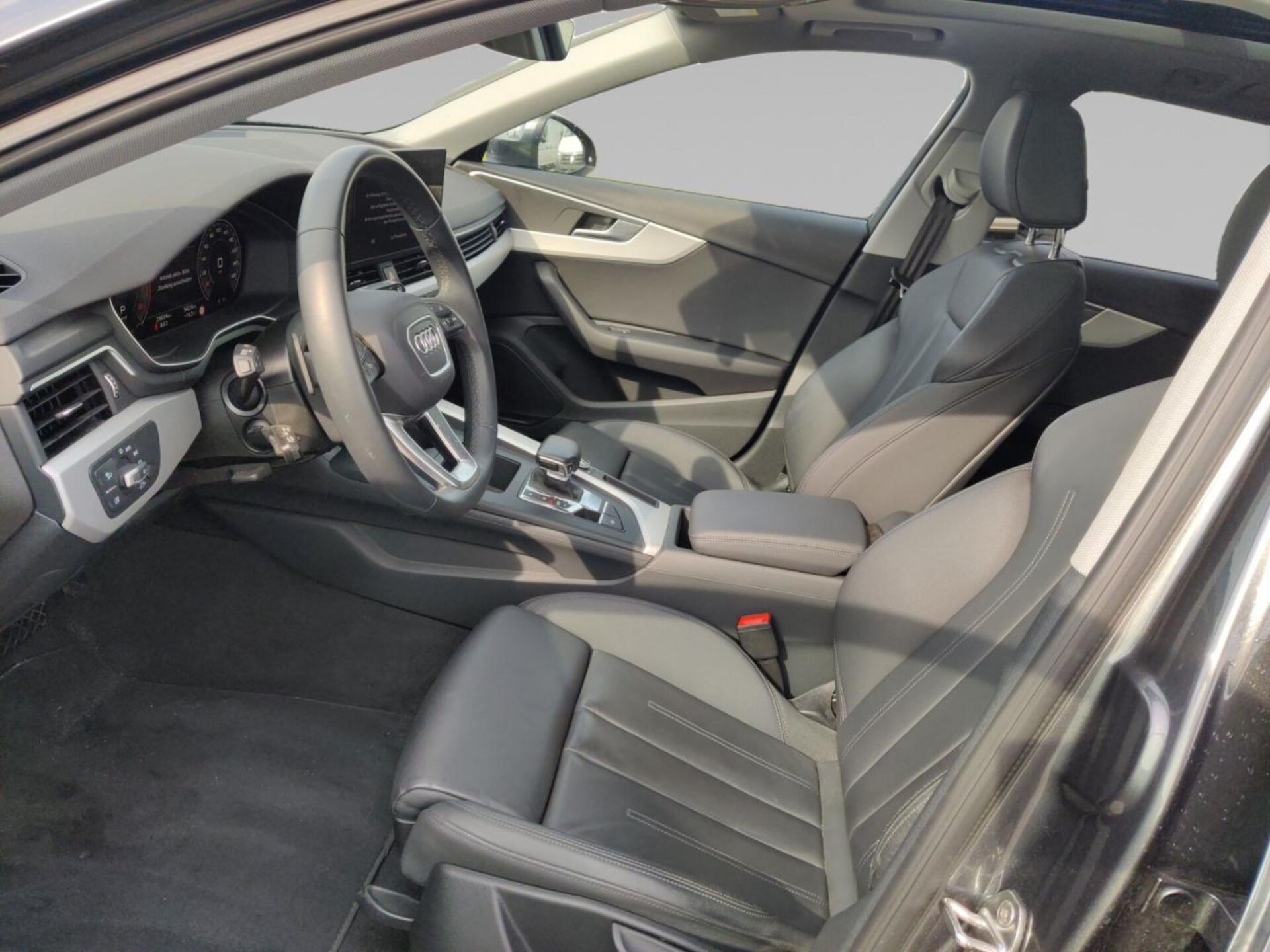 Audi A4 Avant S line