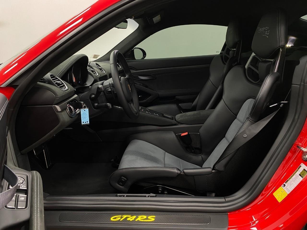 2025 Porsche 718 GT4 RS - Photo 64