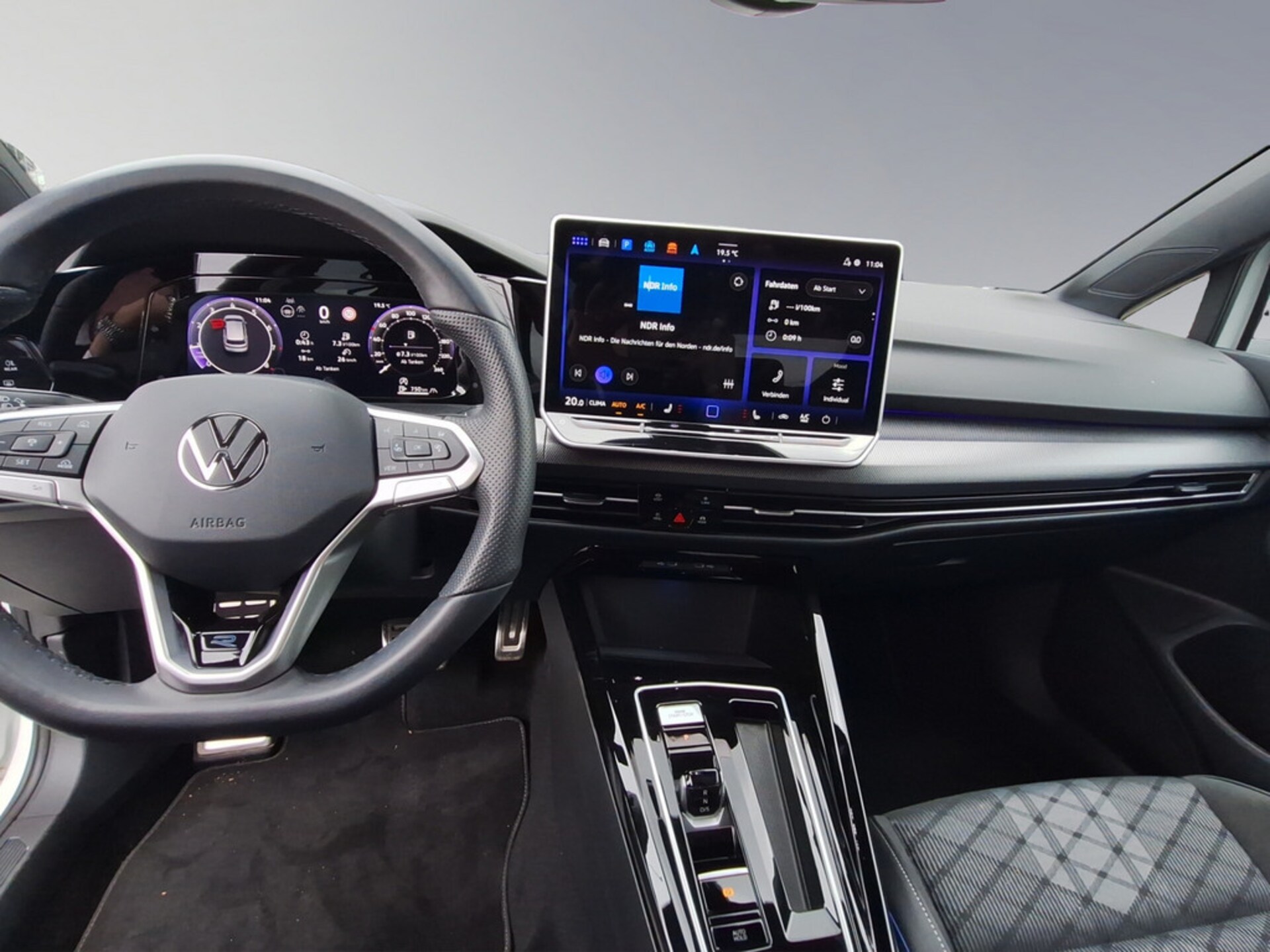Volkswagen Golf R-Line