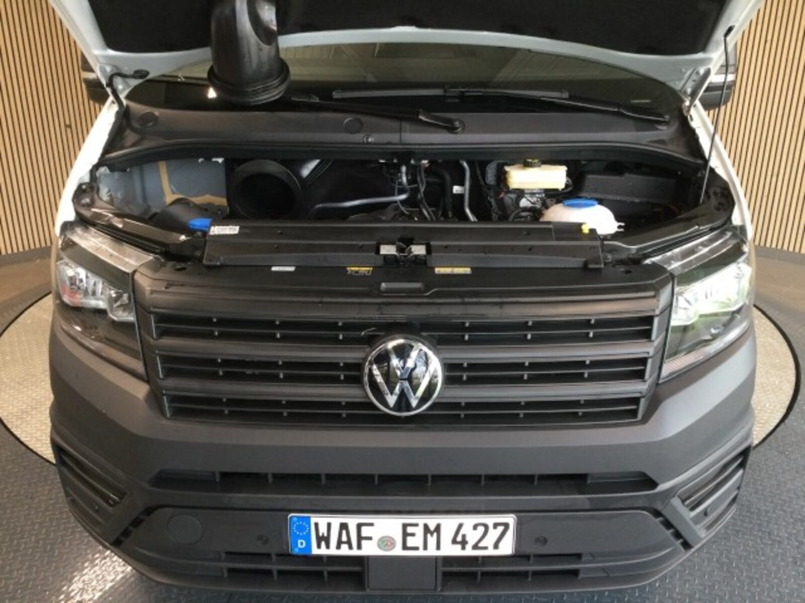 Volkswagen Crafter Kasten mittlerer Radstand – Bild 8