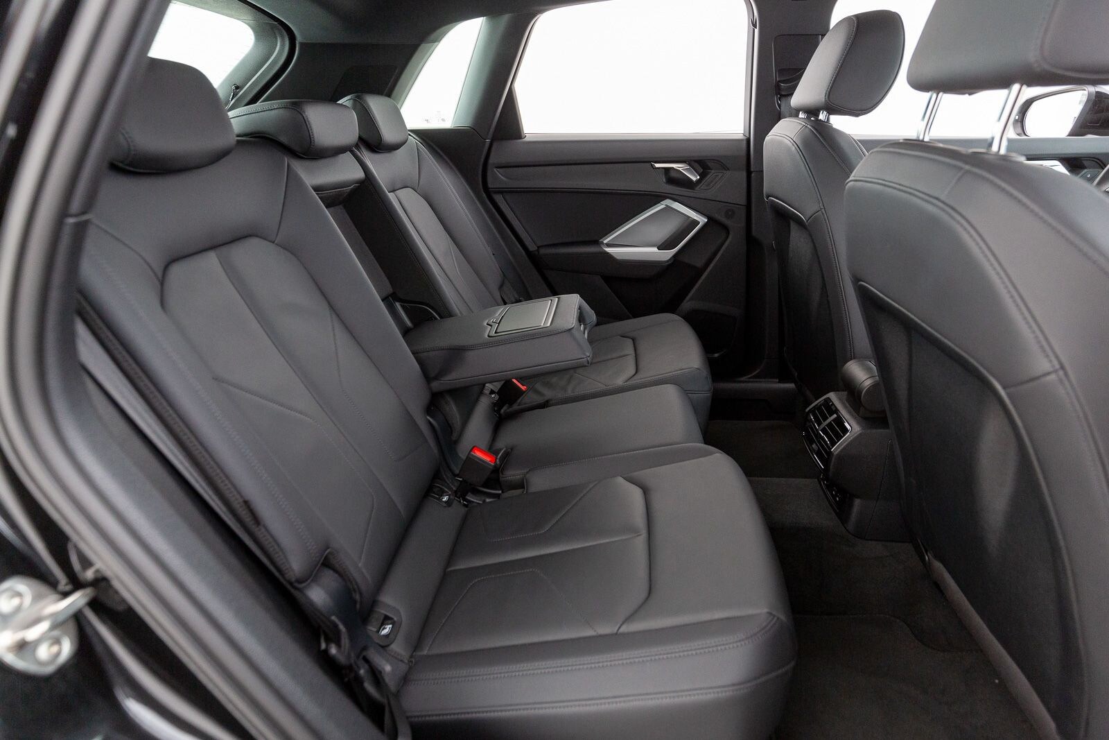 Image about Audi Q3 advanced 40 TFSI quattro S tronic