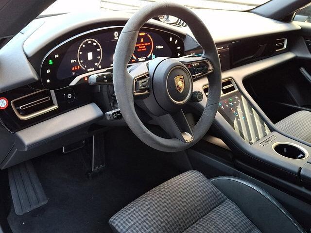 2025 Porsche Taycan