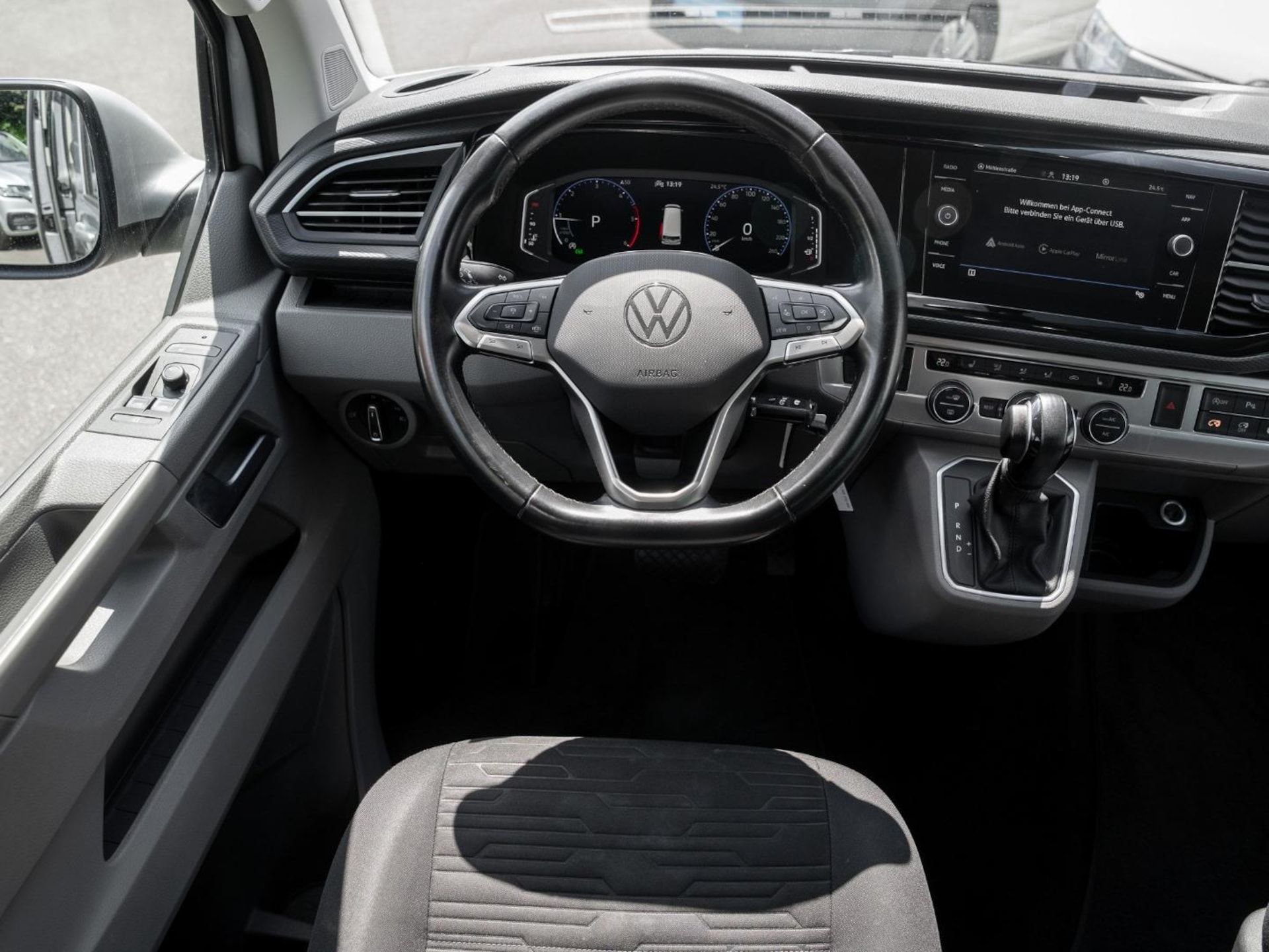 Volkswagen T6.1 Caravelle kurzer Radstand Comfortline