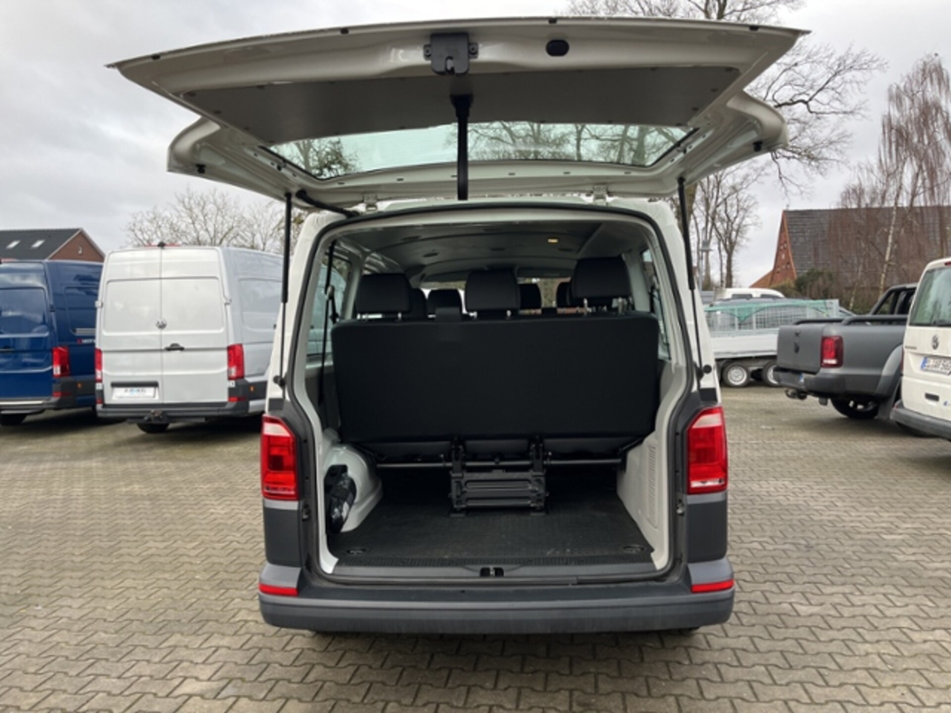 Volkswagen T6 Transporter Kombi kurzer Radstand