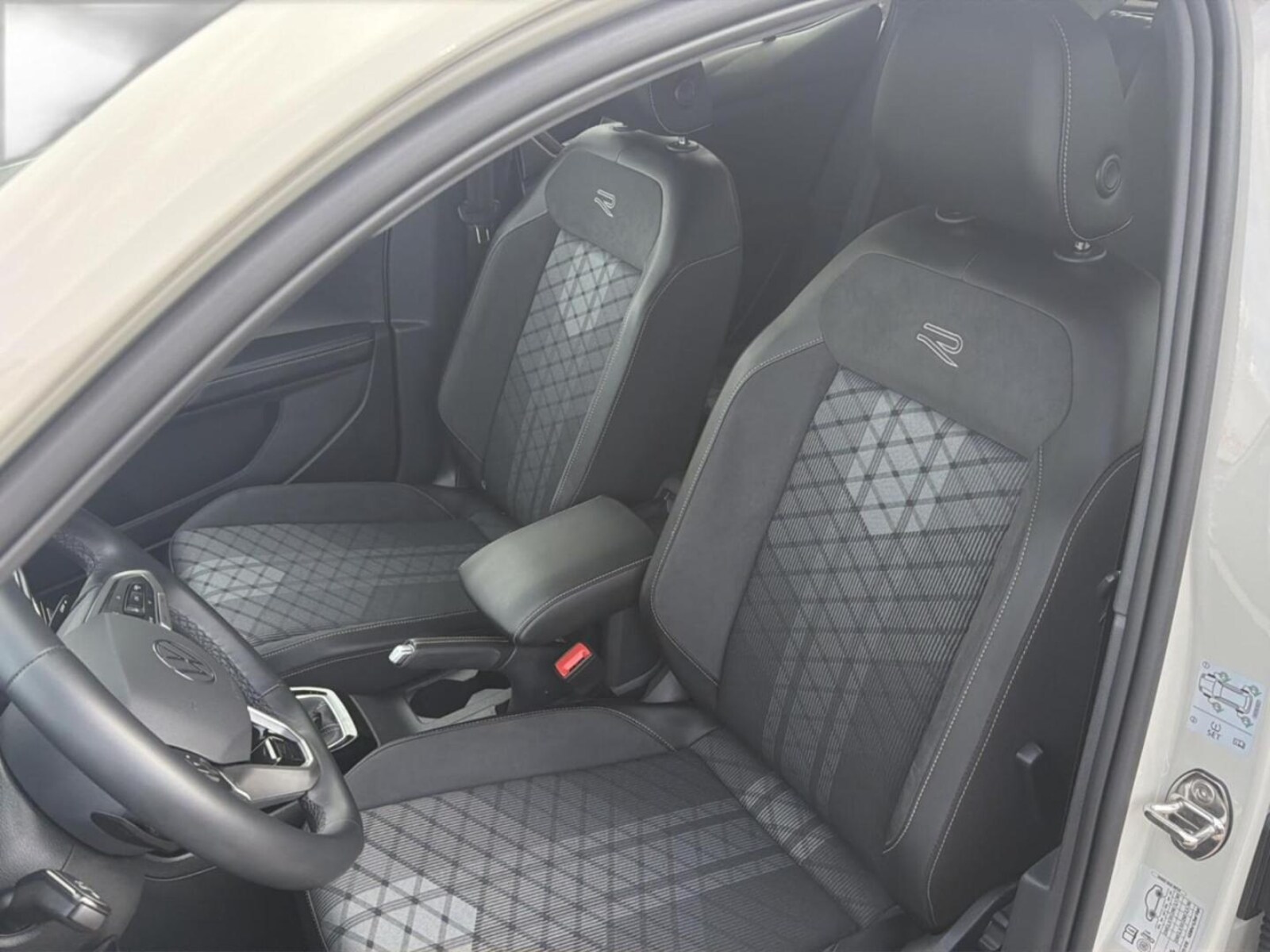 Volkswagen T-Cross – Bild 8