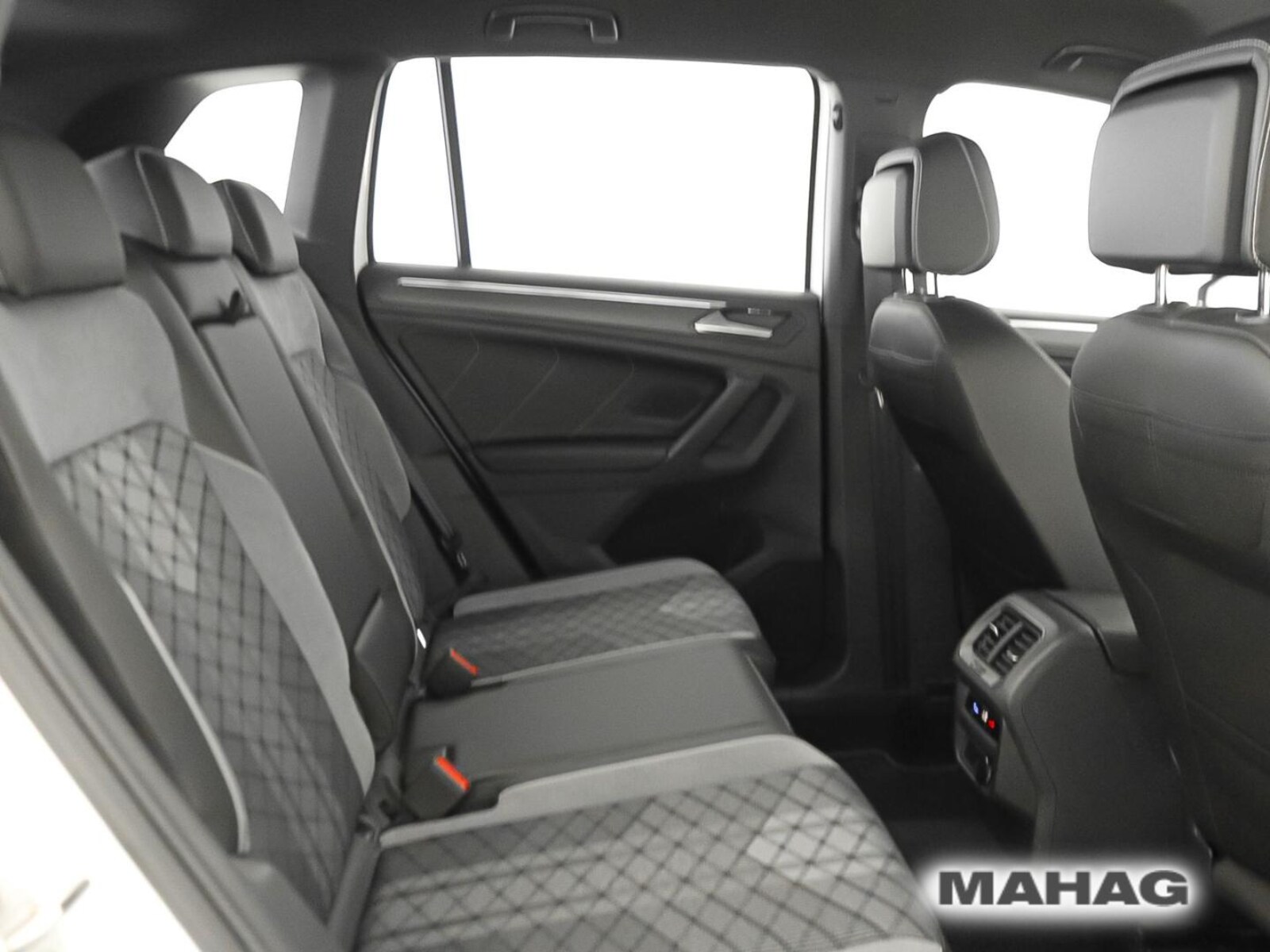 Volkswagen Tiguan – Bild 16