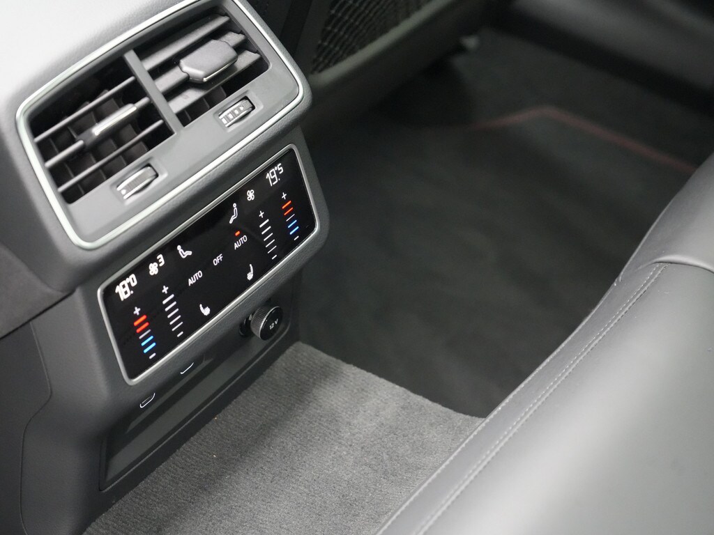 Image about Audi RS 6 Avant performance quattro tiptronic