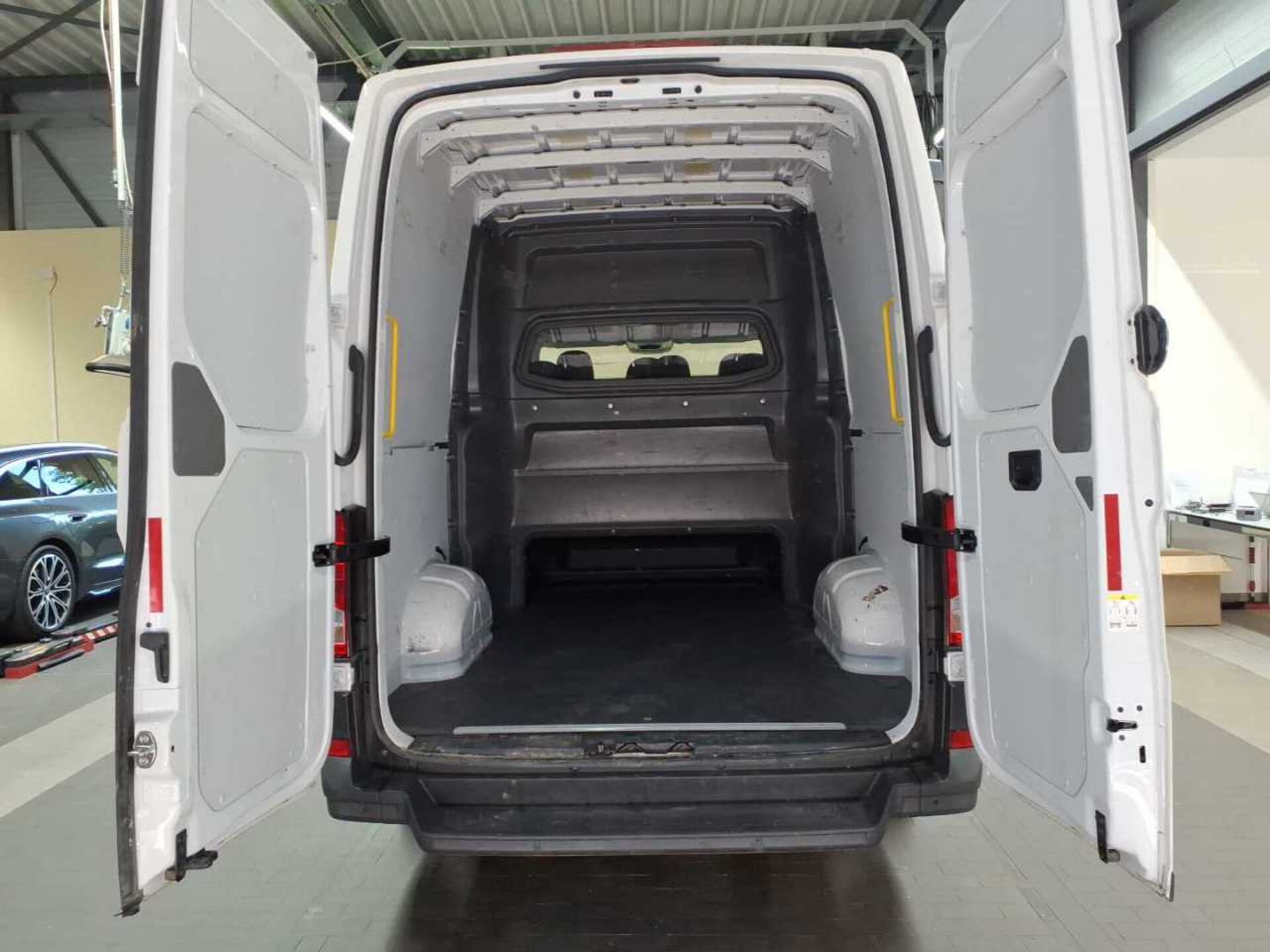 Volkswagen Crafter Kasten mittlerer Radstand