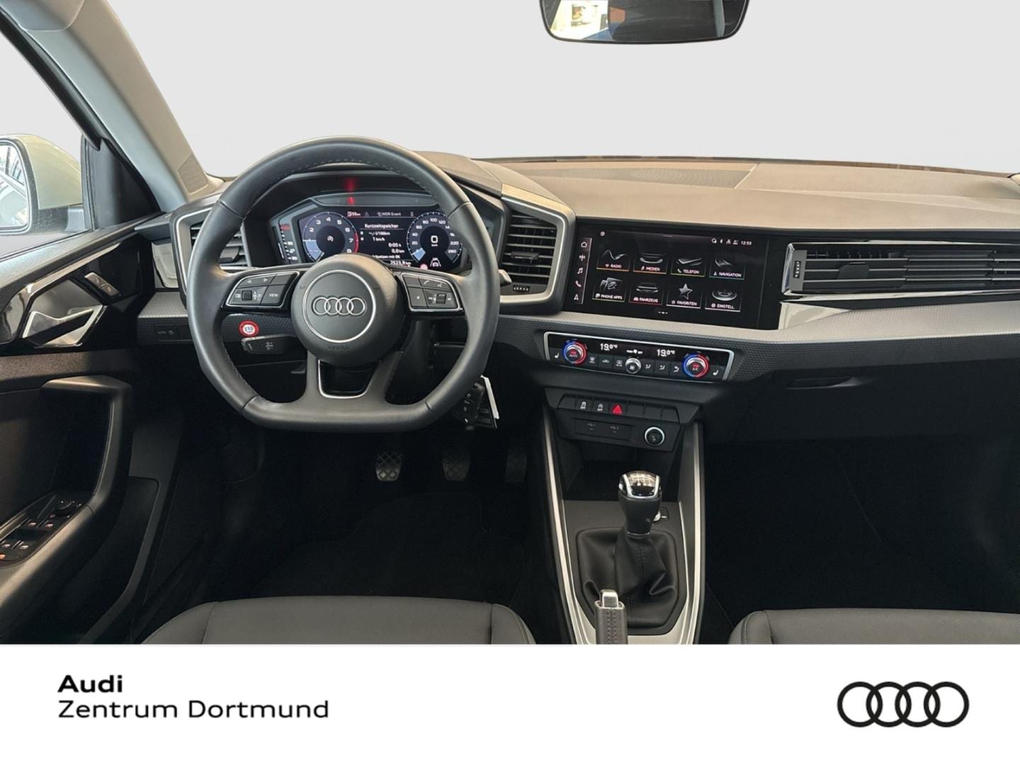 Bild über Audi A1 Sportback S line 30 TFSI Schaltgetriebe - für weitere Informationen kontaktieren Sie den Audi Partner