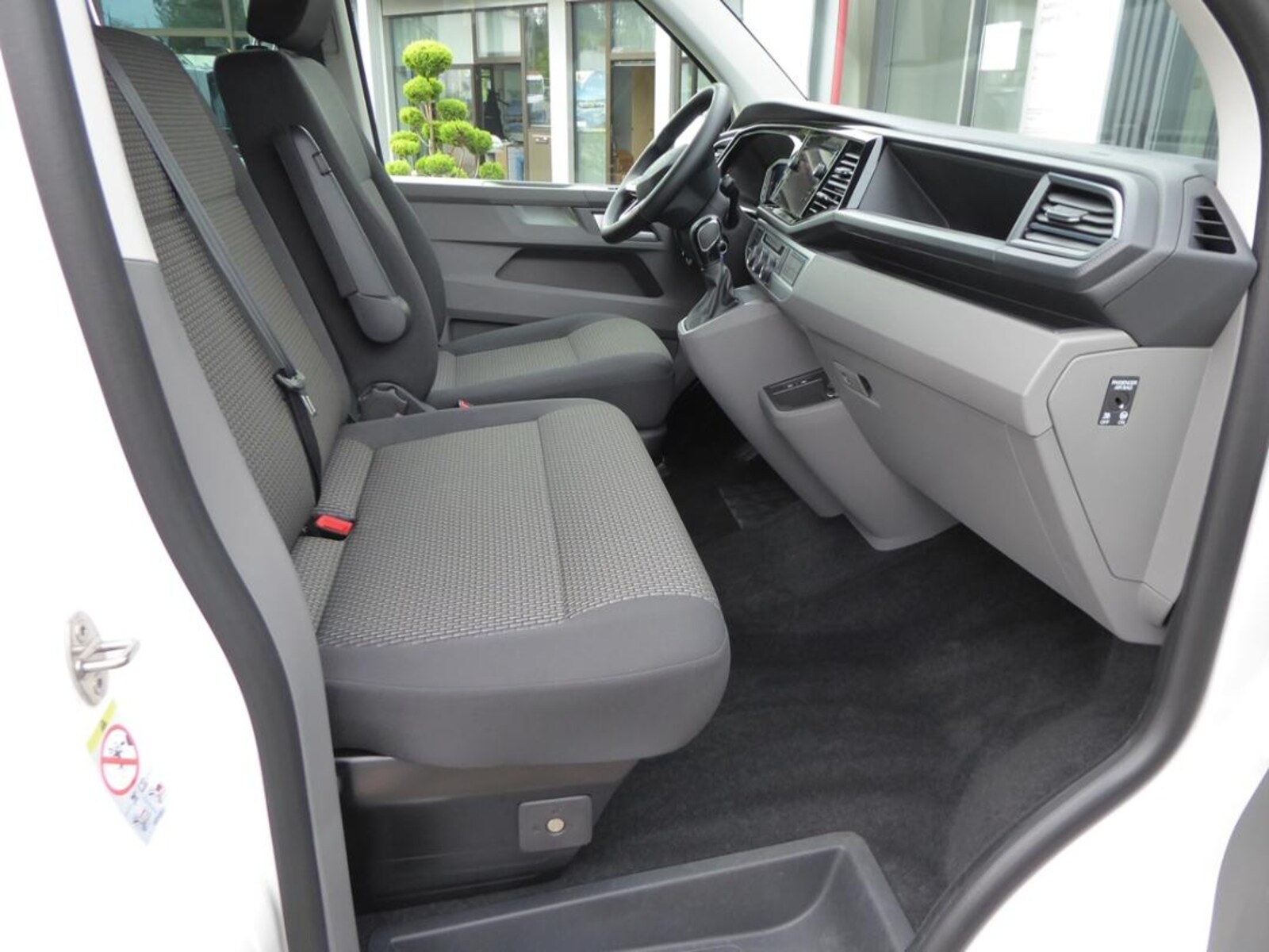 Volkswagen T6.1 Caravelle kurzer Radstand – Bild 5