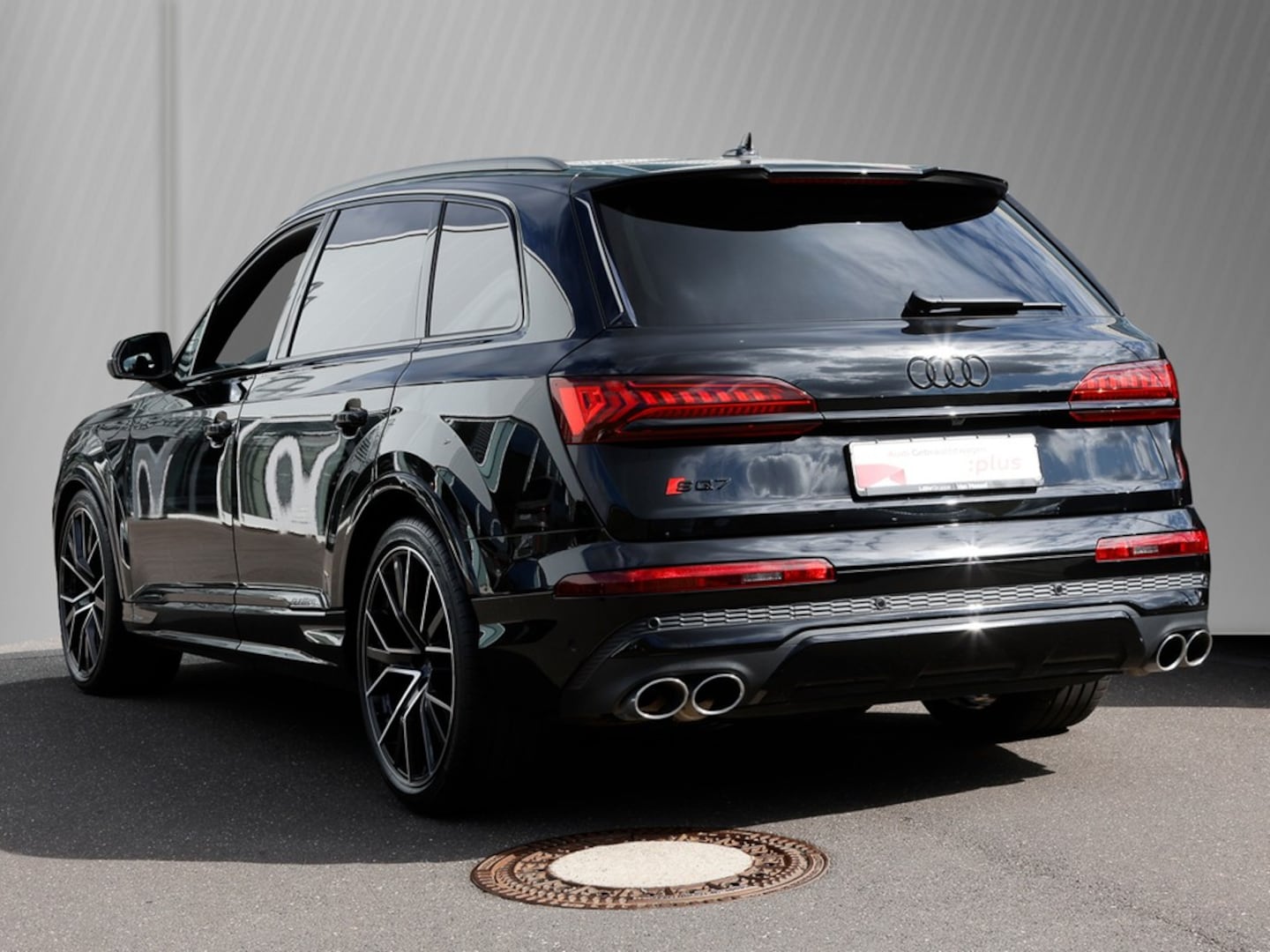Bild über Audi SQ7 competition plus TFSI quattro tiptronic - für weitere Informationen kontaktieren Sie den Audi Partner