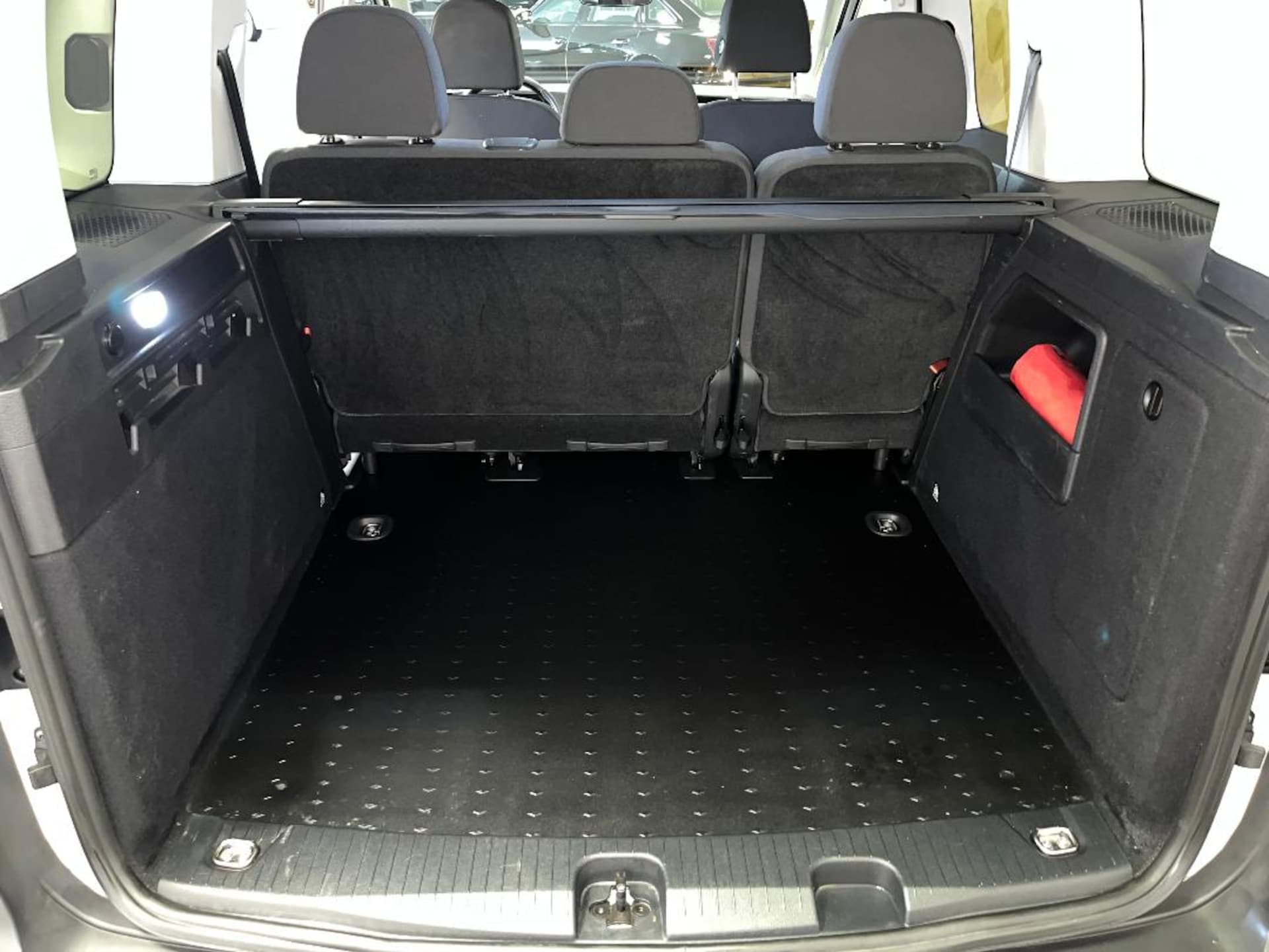 Volkswagen Caddy Basis-Modell