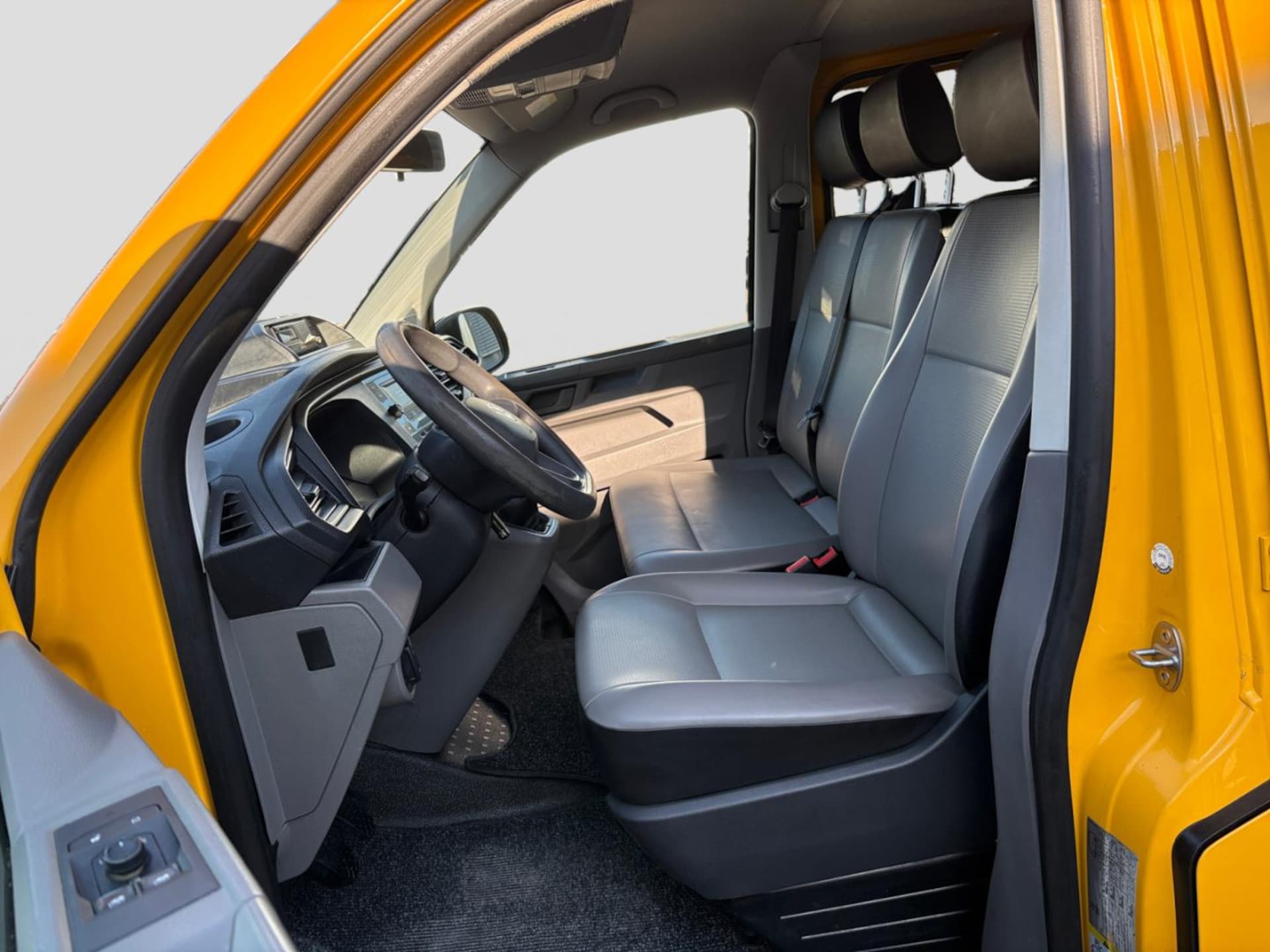 Volkswagen T6.1 Transporter Pritschenwagen Doppelkabine