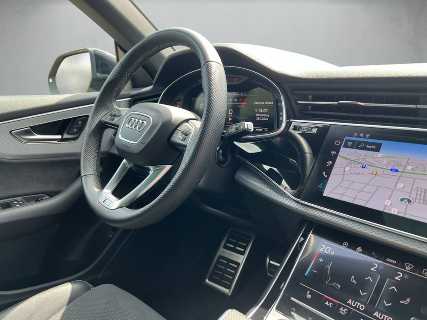 Bild über Audi SQ8 SUV TFSI quattro tiptronic - für weitere Informationen kontaktieren Sie den Audi Partner