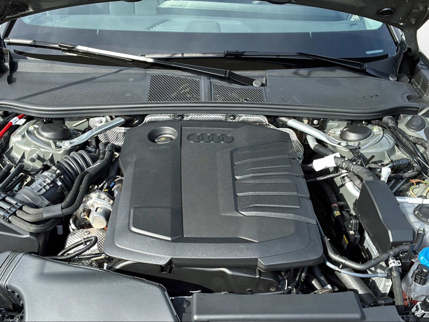 Bild über Audi A5 Avant TDI 150 kW S tronic - für weitere Informationen kontaktieren Sie den Audi Partner