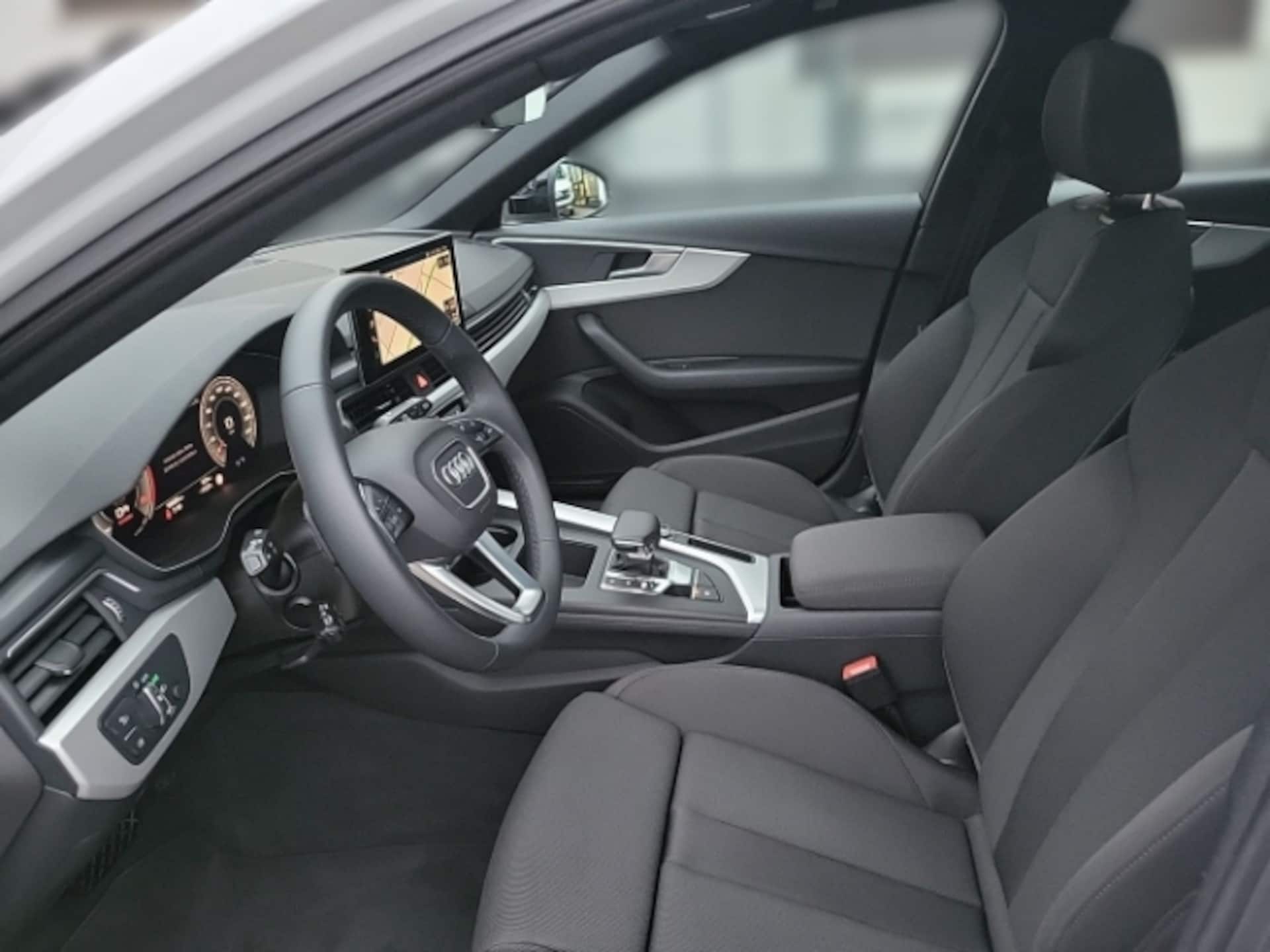 Audi A4 Avant S line