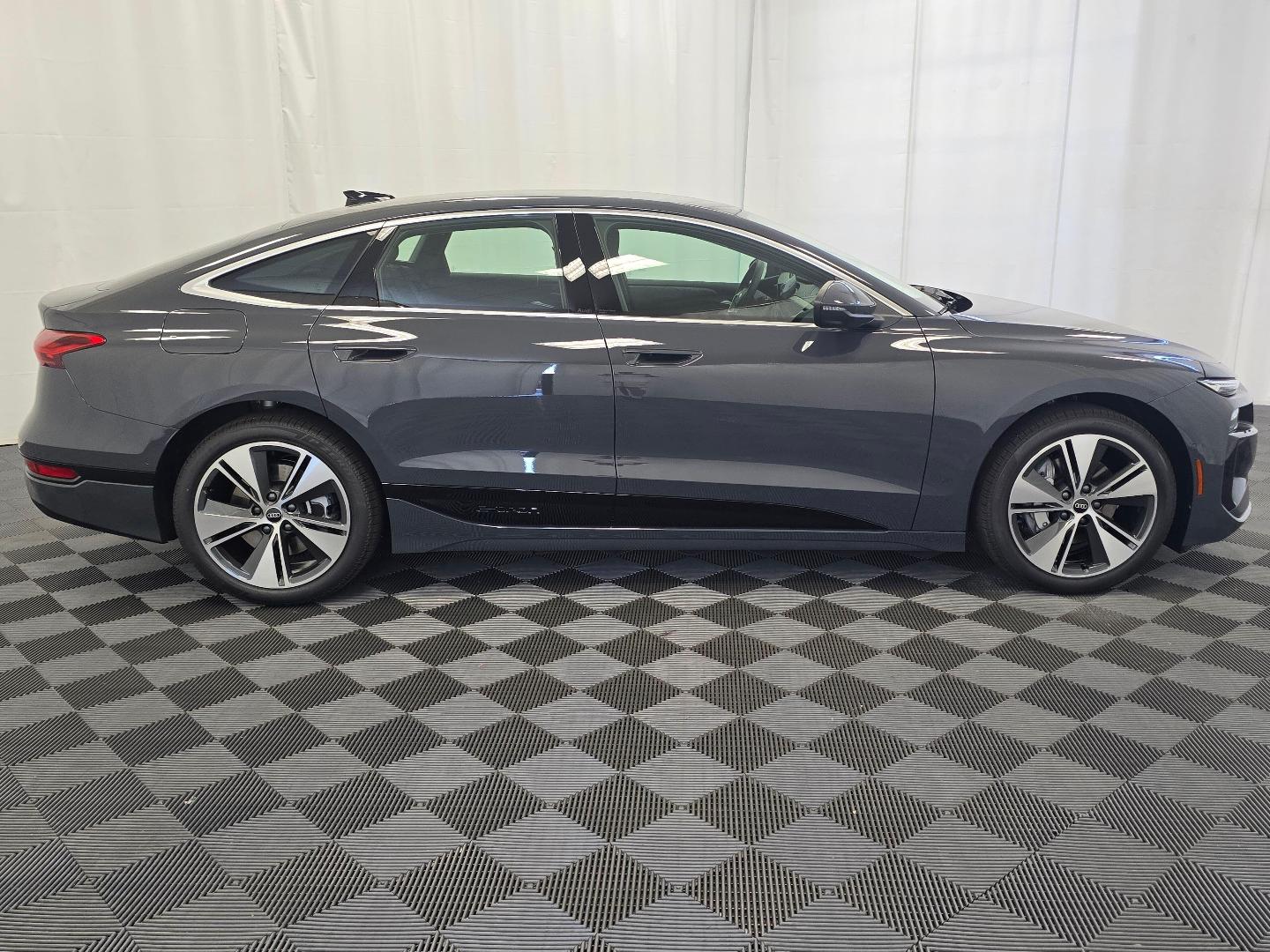 2025 Audi A6 Sportback e-tron Premium Plus - Photo 6