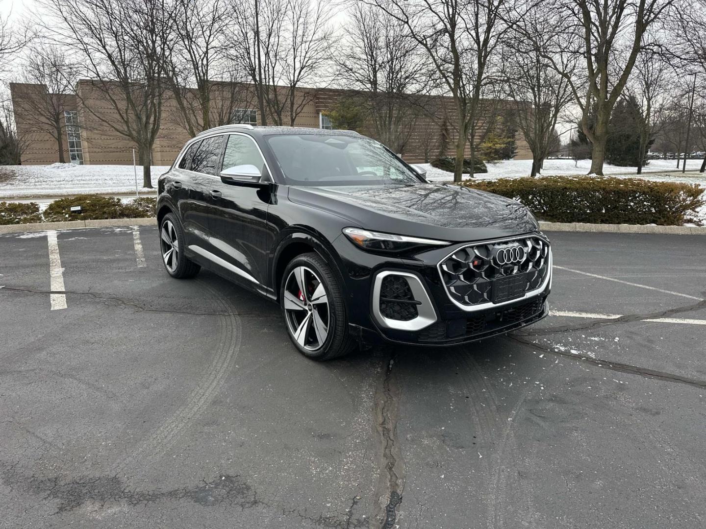 2025 Audi SQ5 Premium Plus's photo