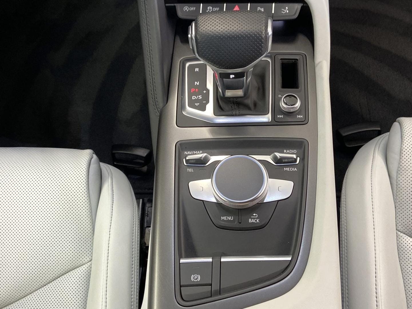 Bild über Audi R8 Coupé FSI S tronic - für weitere Informationen kontaktieren Sie den Audi Partner