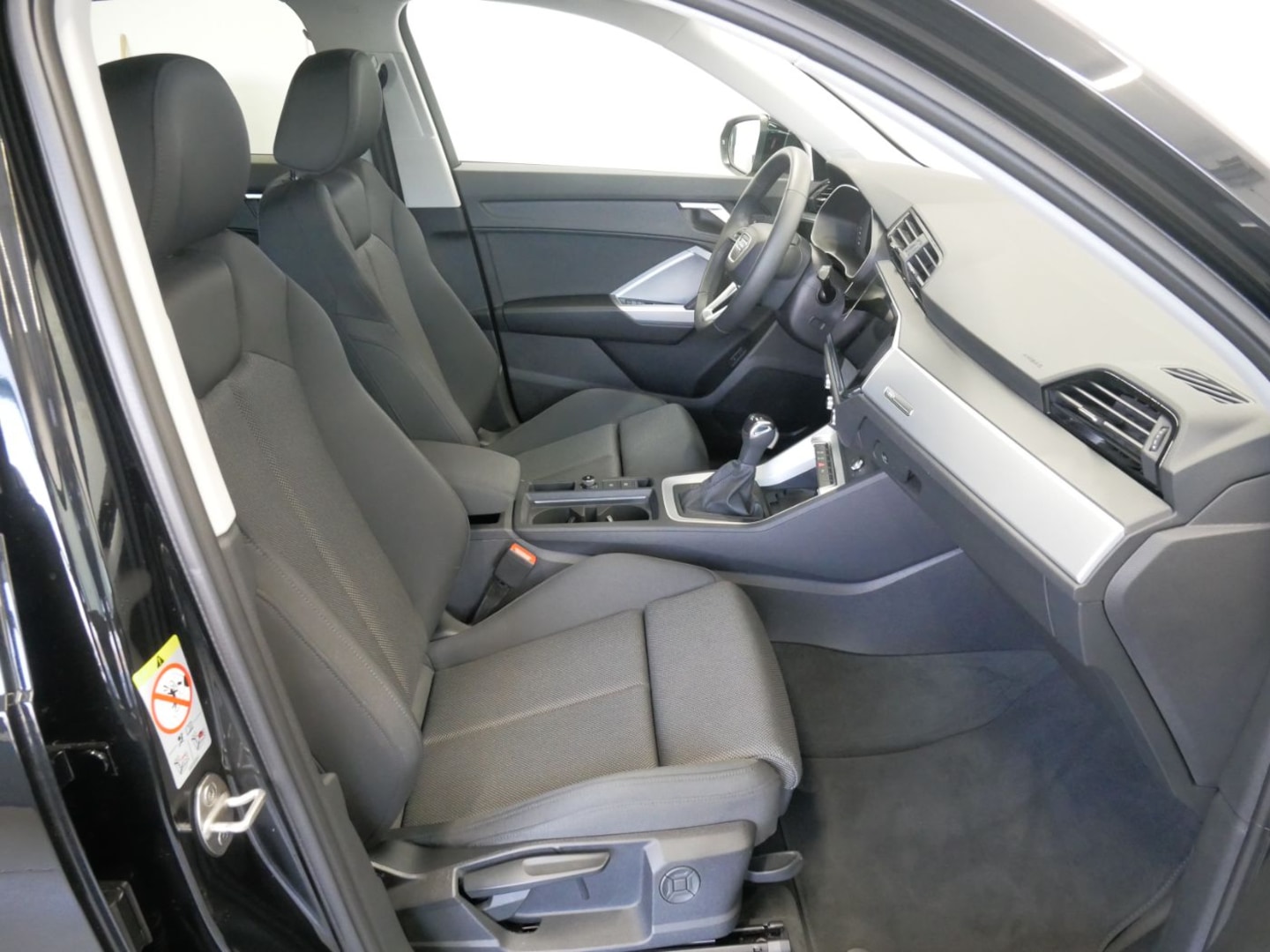 Bild über Audi Q3 advanced 35 TFSI S tronic - für weitere Informationen kontaktieren Sie den Audi Partner
