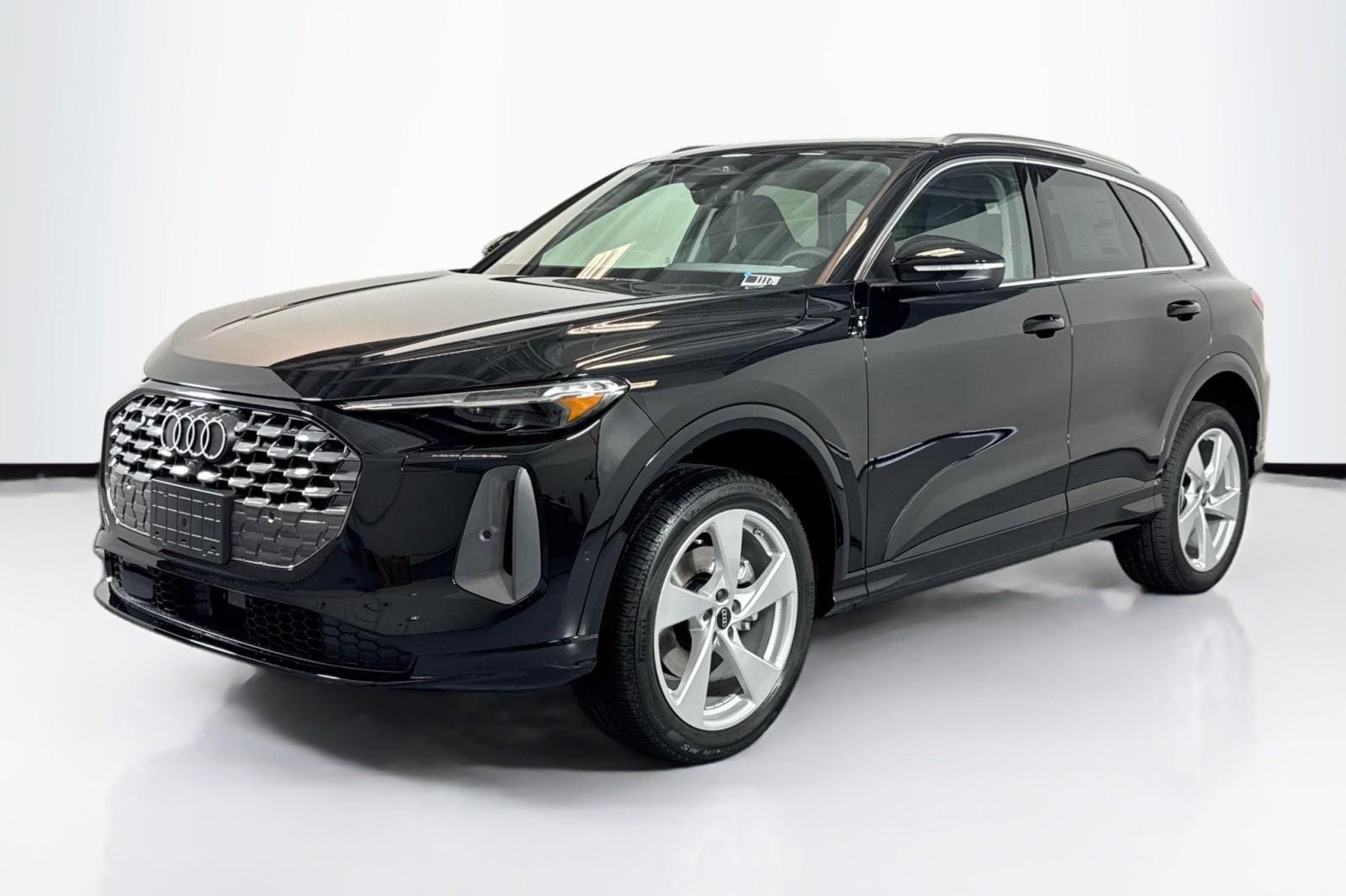 2025 Audi Q5 40 Premium Plus's photo