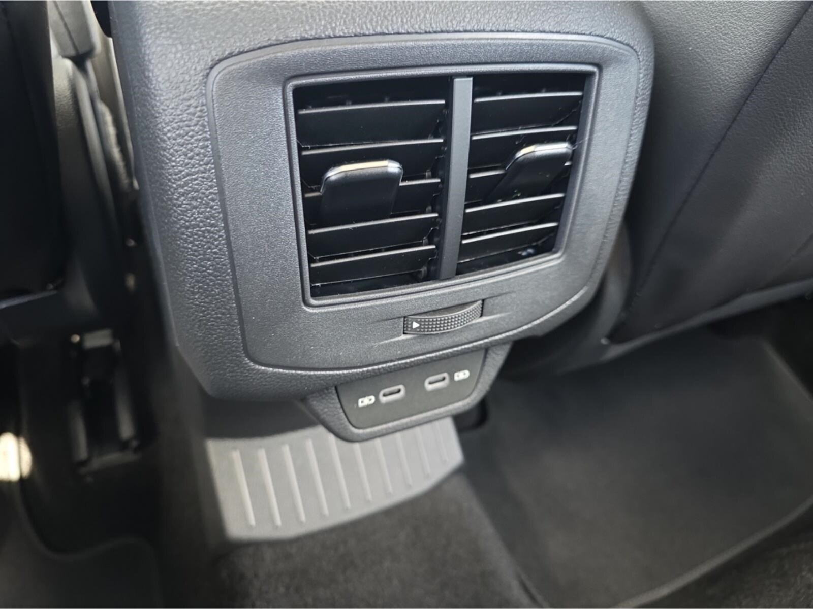 Volkswagen T-Roc – Bild 11