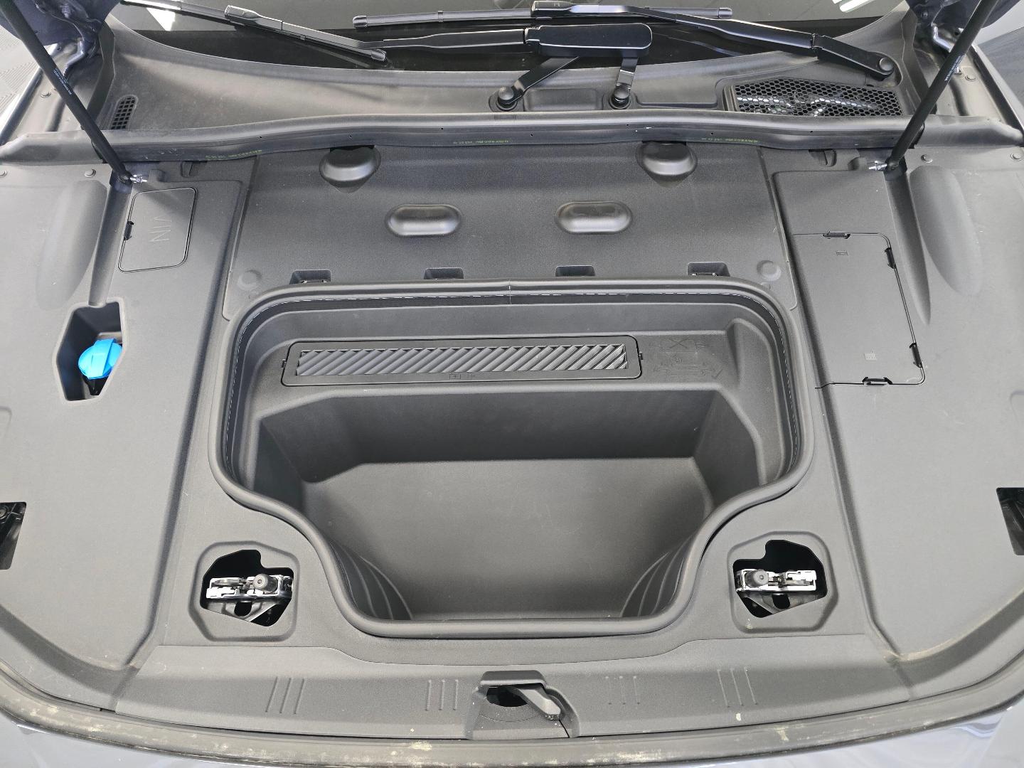 2025 Audi A6 Sportback e-tron Premium Plus - Photo 9