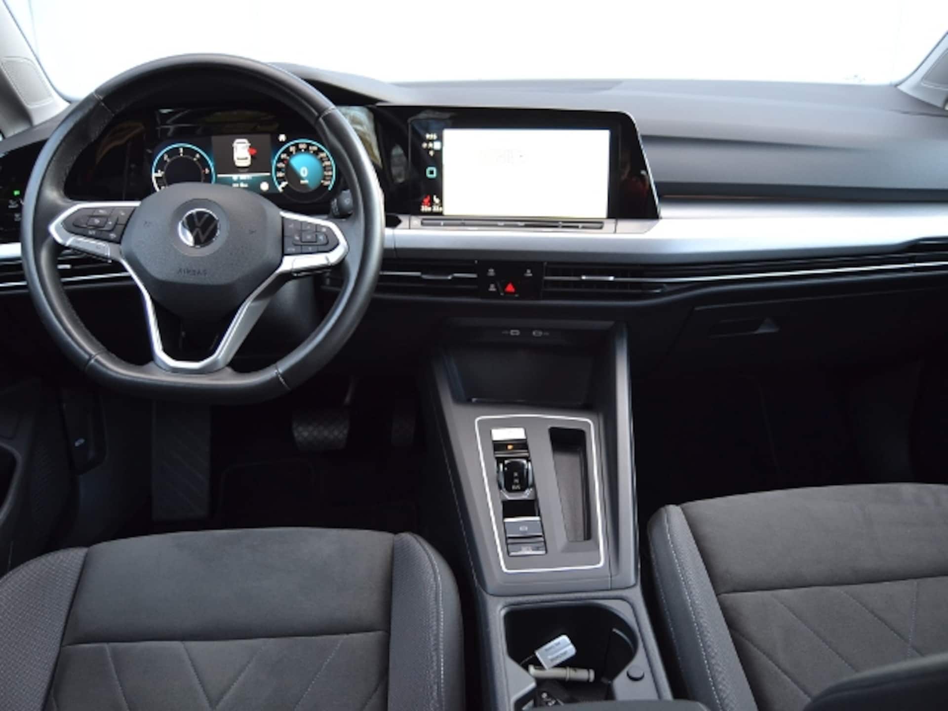 Volkswagen Golf Life