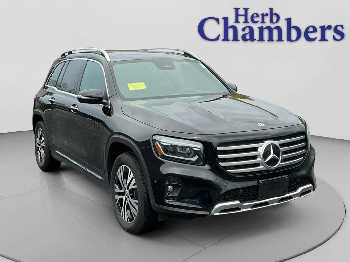 2025 Mercedes-Benz GLB GLB 250 4MATIC's photo