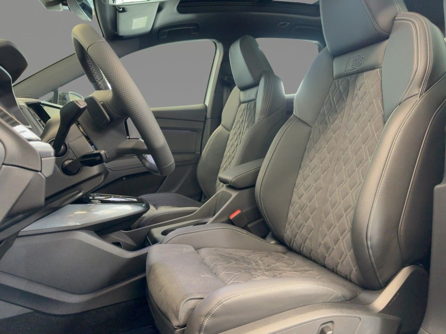 Bild über Audi Q4 e-tron 45 e-tron quattro - für weitere Informationen kontaktieren Sie den Audi Partner