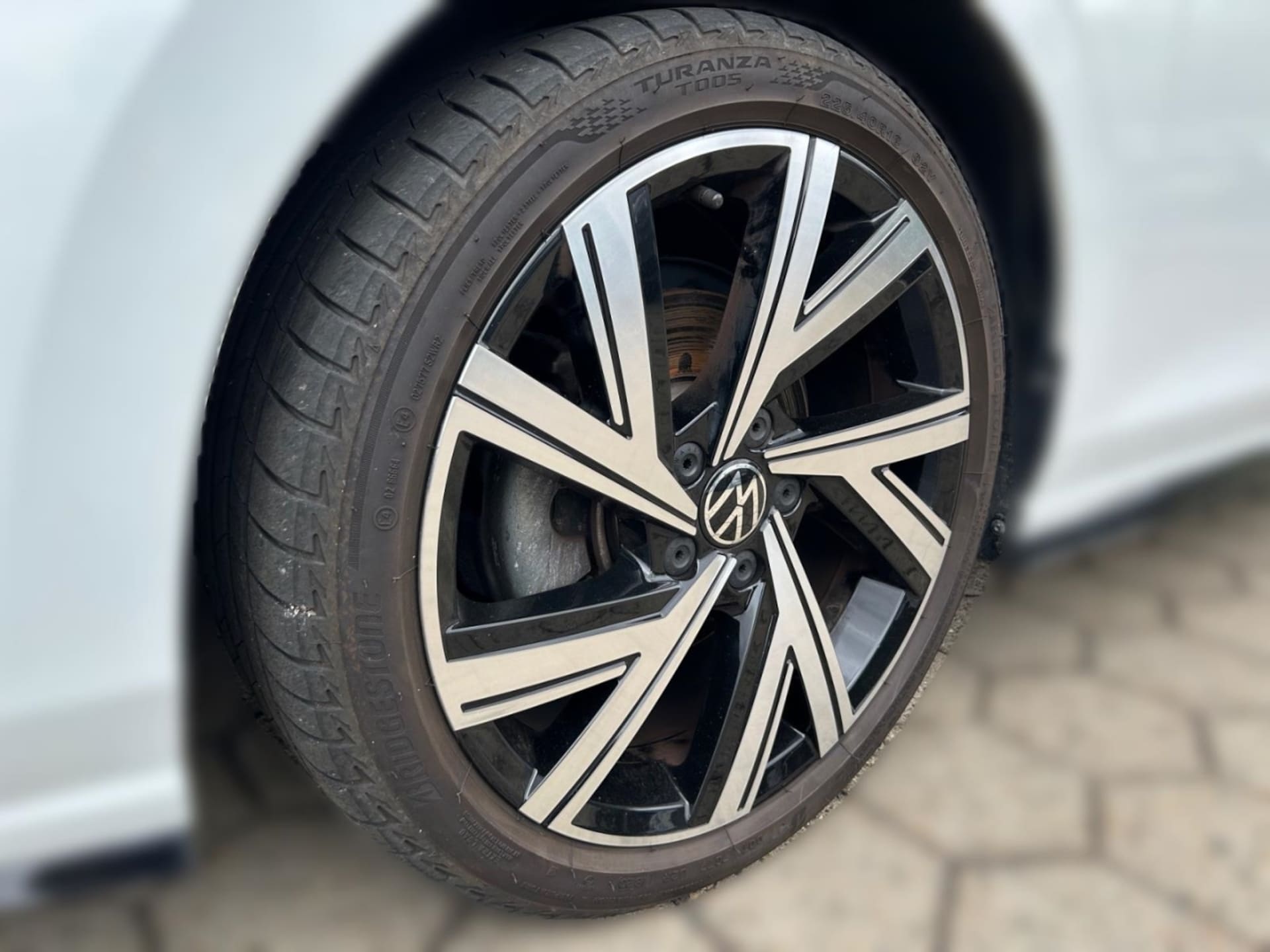 Volkswagen Golf R-Line