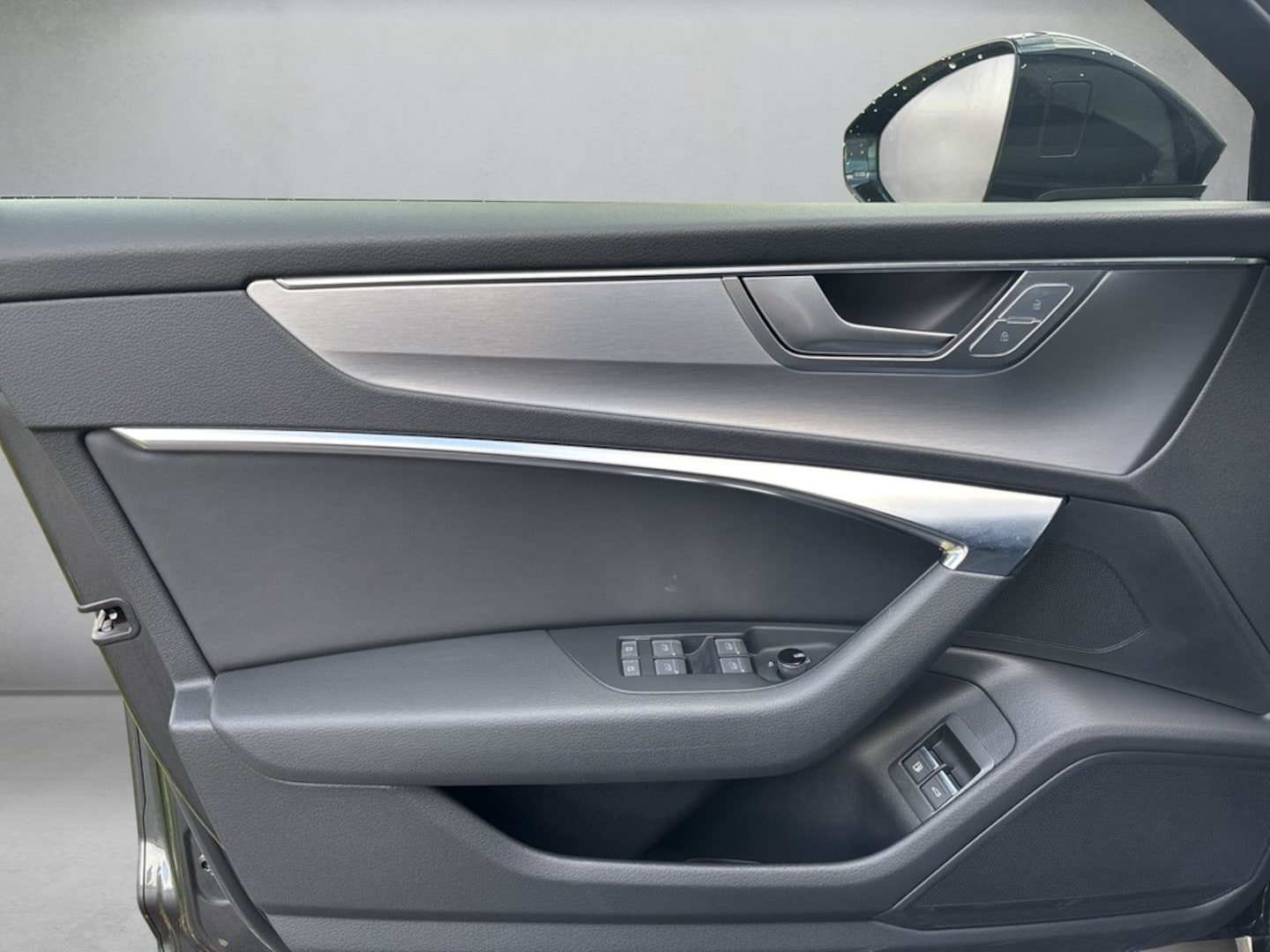 Bild über Audi A6 Avant TFSI e S line 55 TFSI e quattro S tronic - für weitere Informationen kontaktieren Sie den Audi Partner